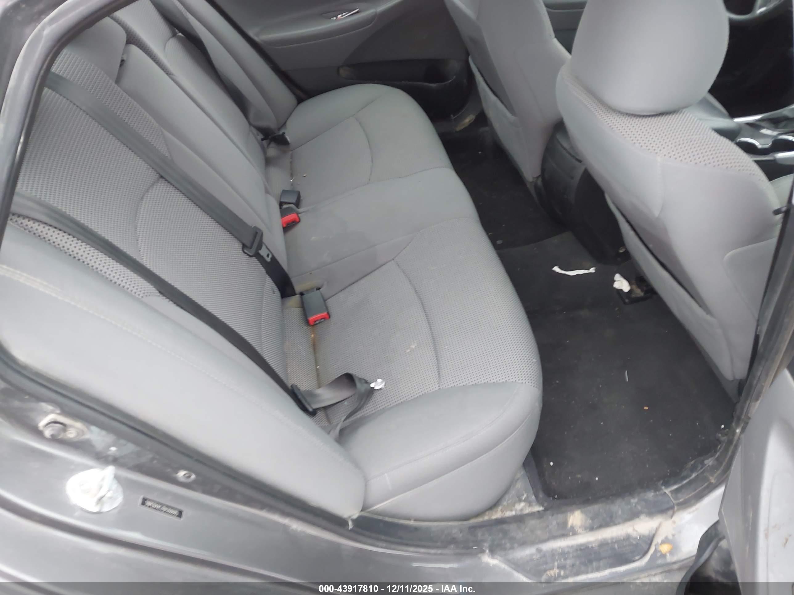 HYUNDAI SONATA image 8