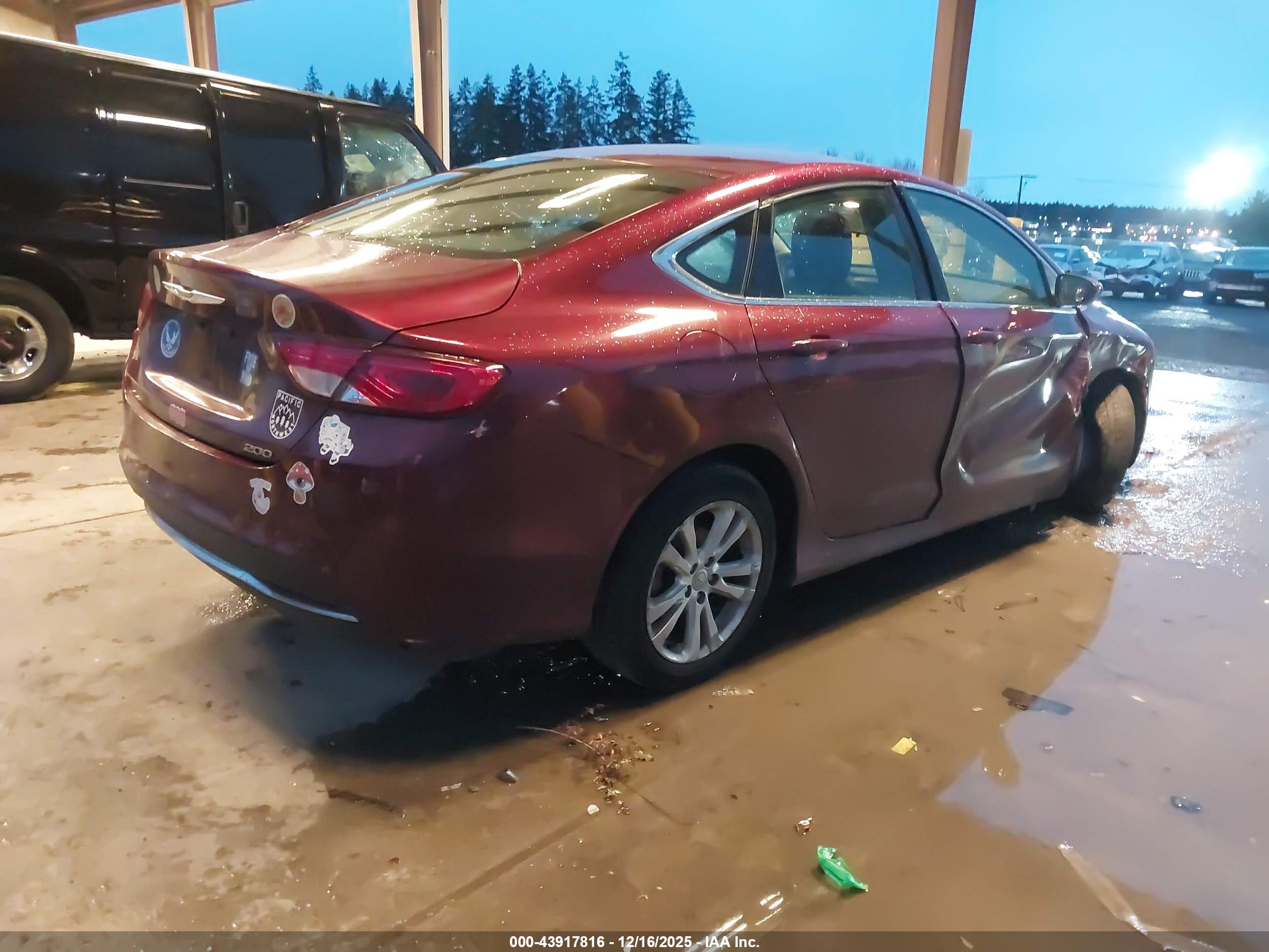 CHRYSLER 200 image 4