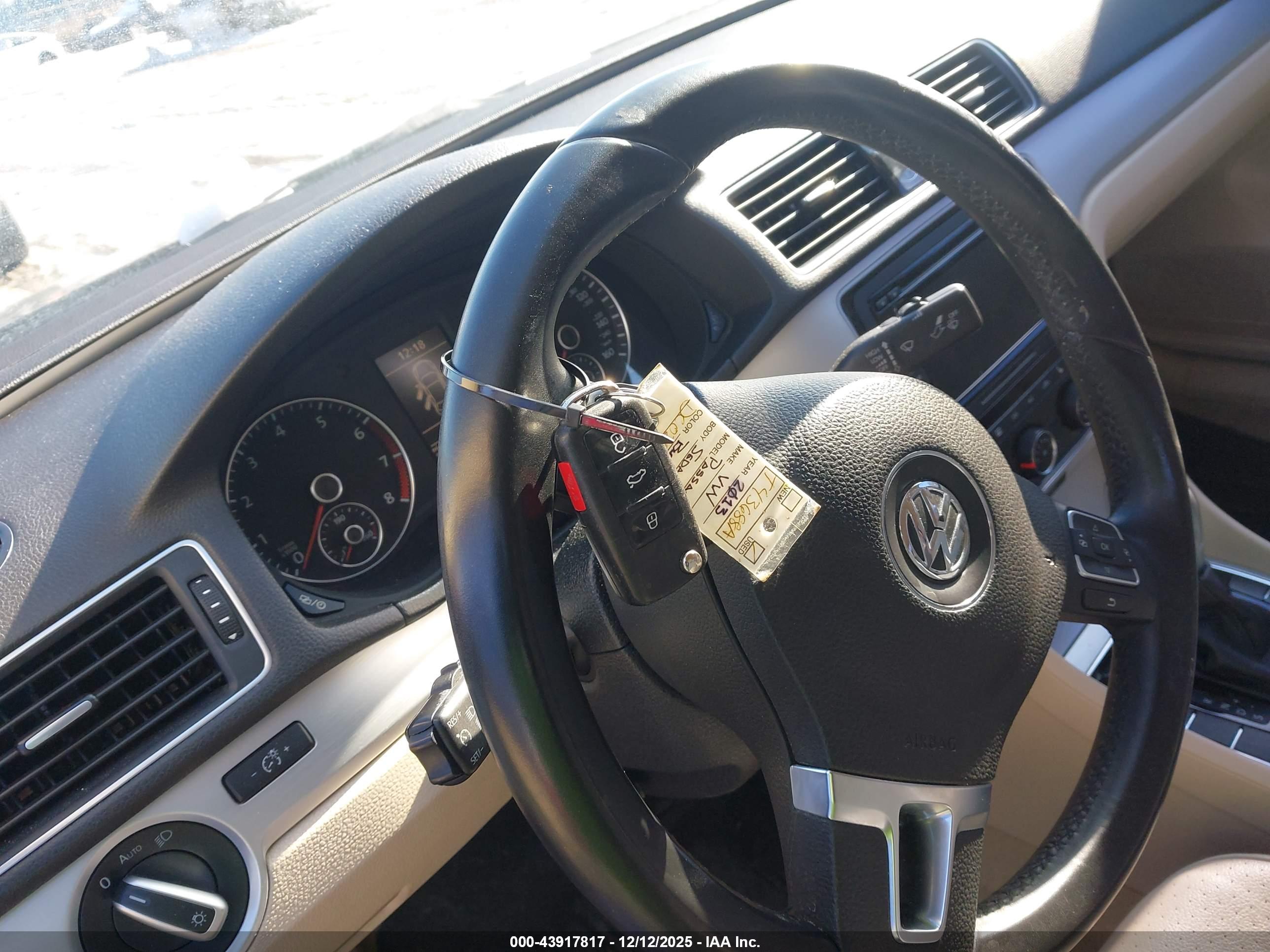VOLKSWAGEN PASSAT image 11
