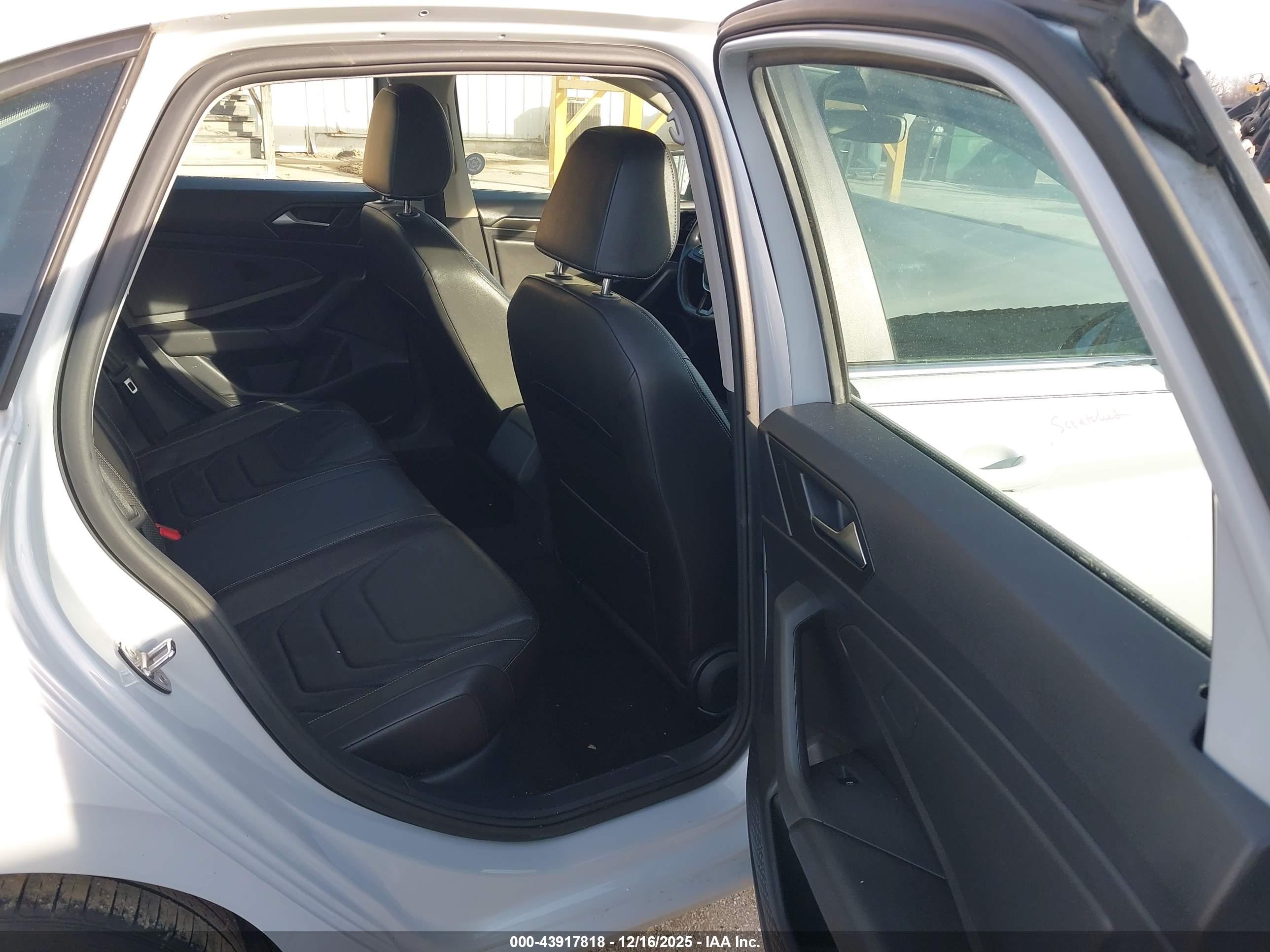 VOLKSWAGEN JETTA image 8