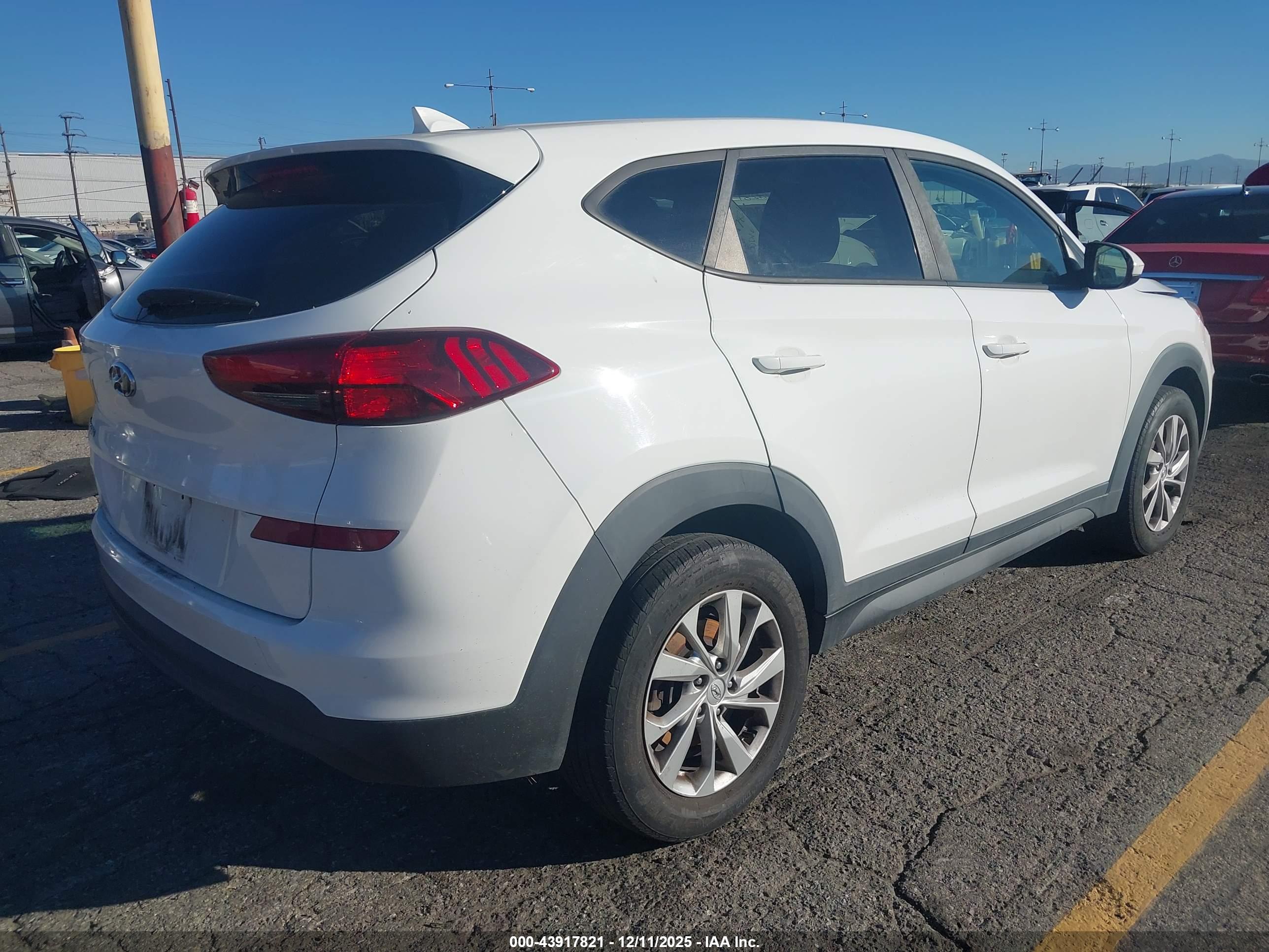 HYUNDAI TUCSON image 4
