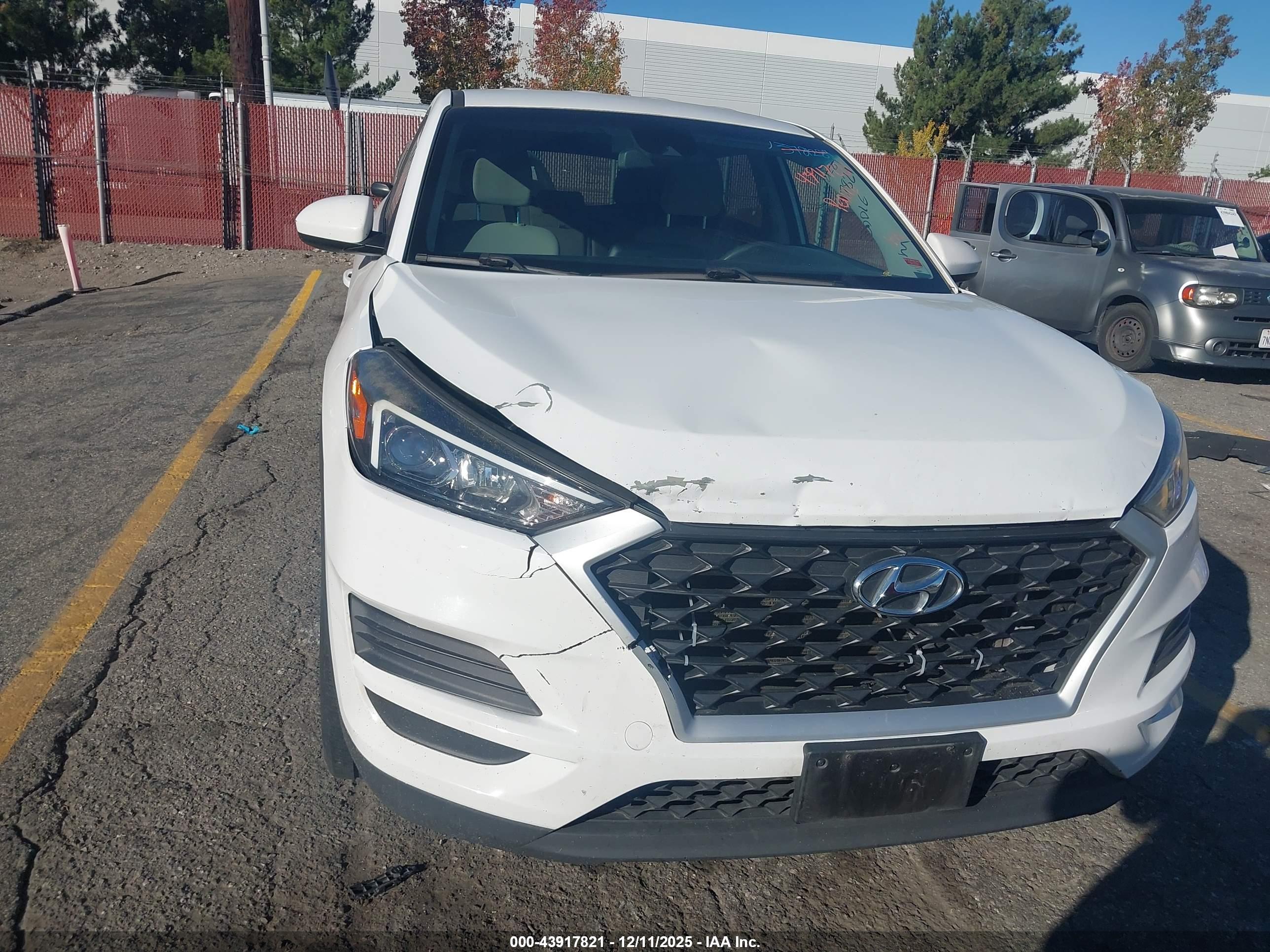 HYUNDAI TUCSON image 6