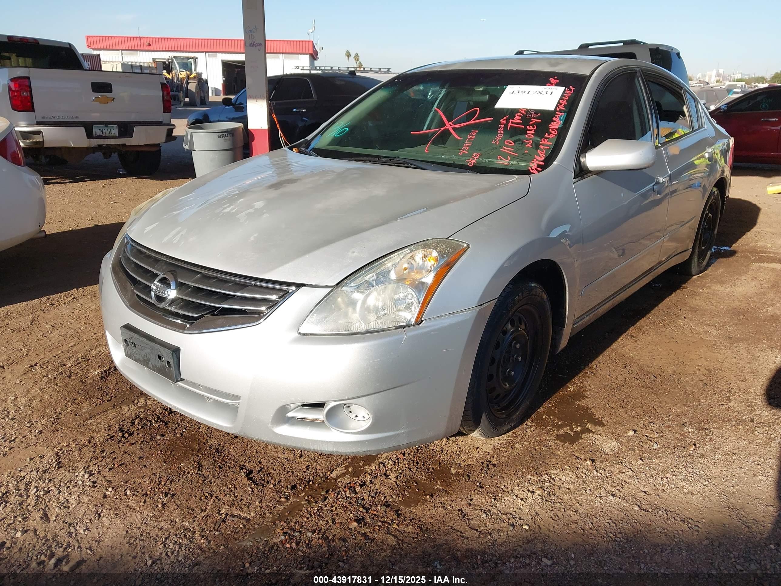 NISSAN ALTIMA image 2