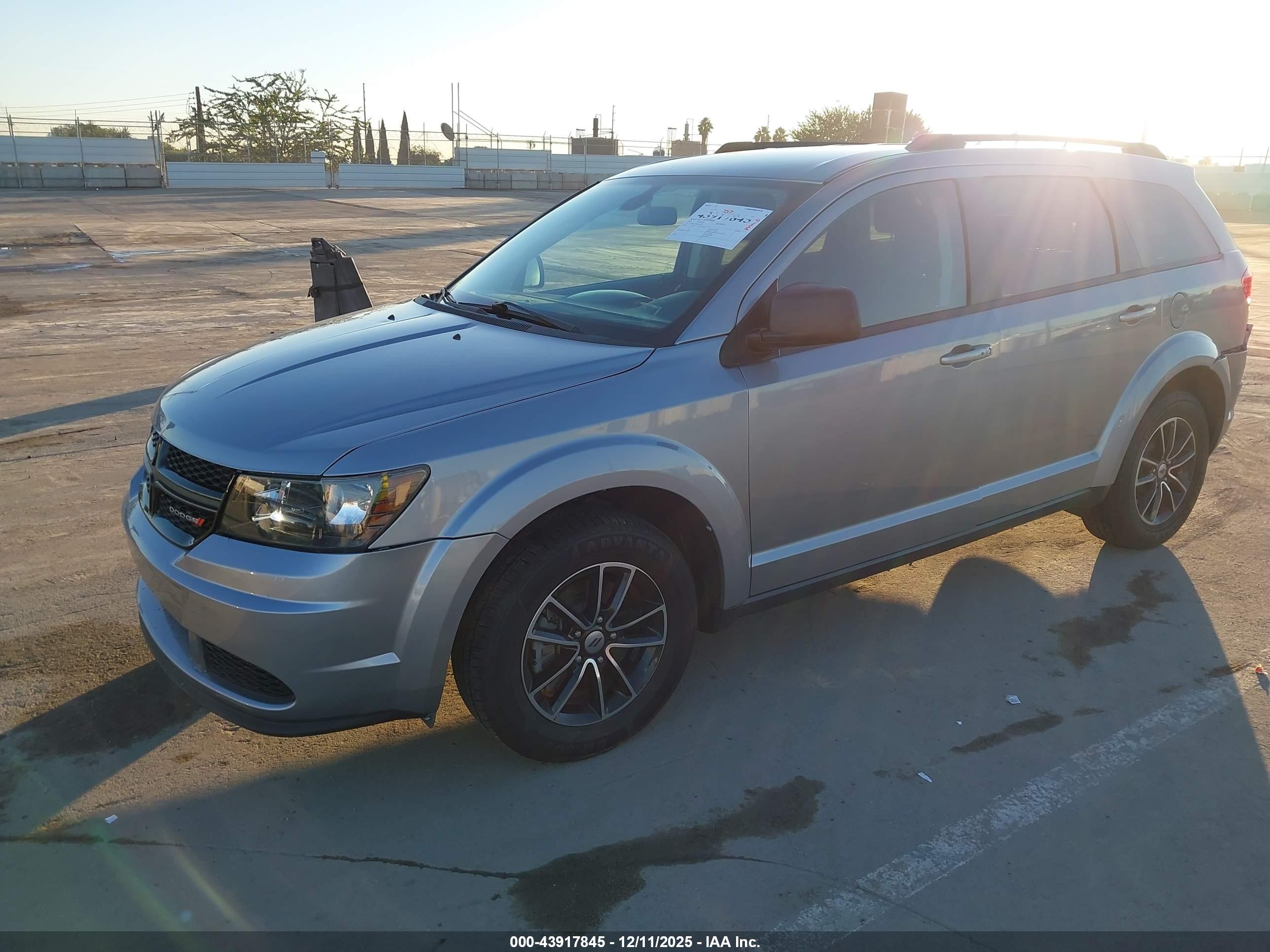DODGE JOURNEY image 2