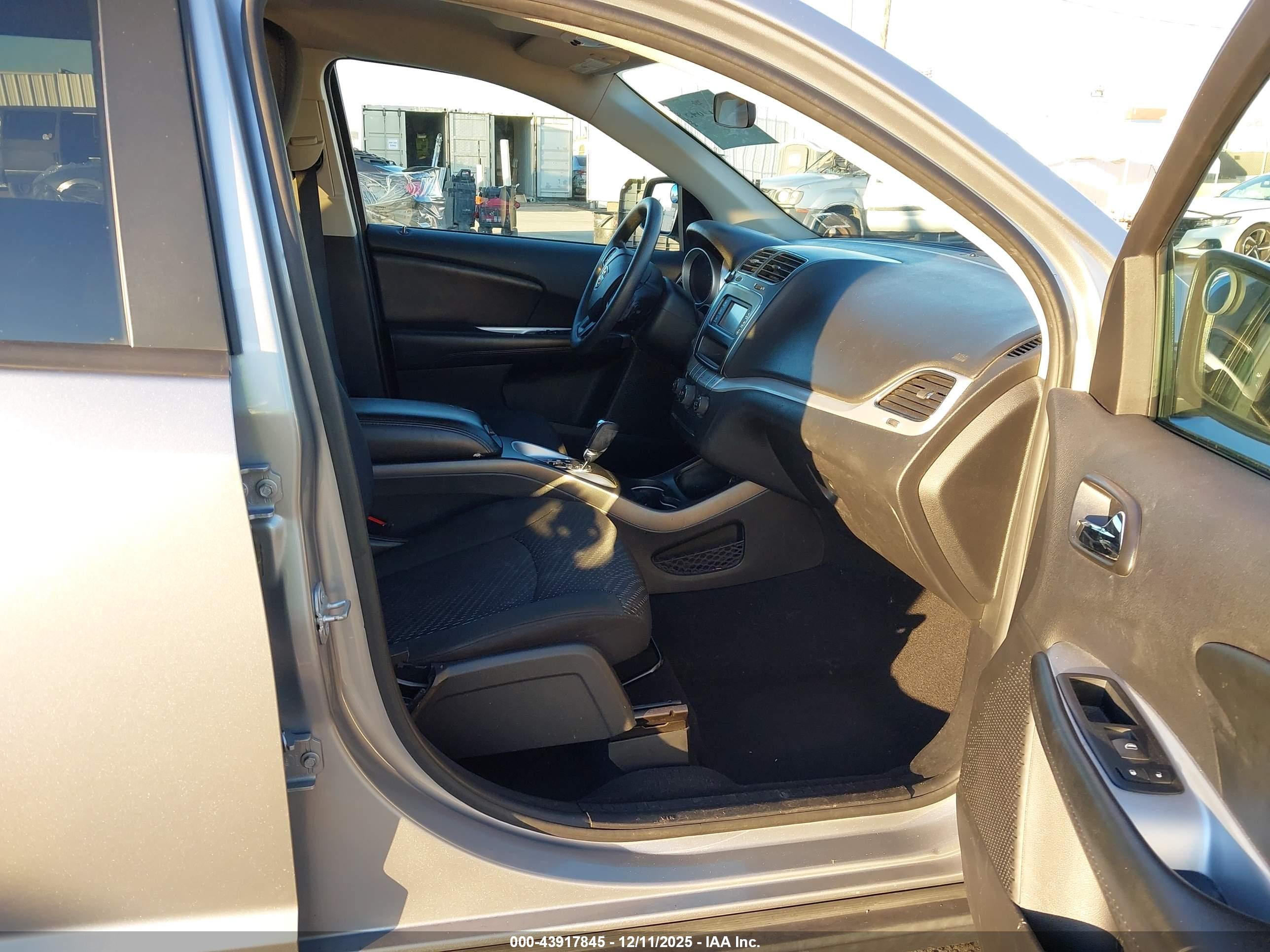 DODGE JOURNEY image 5