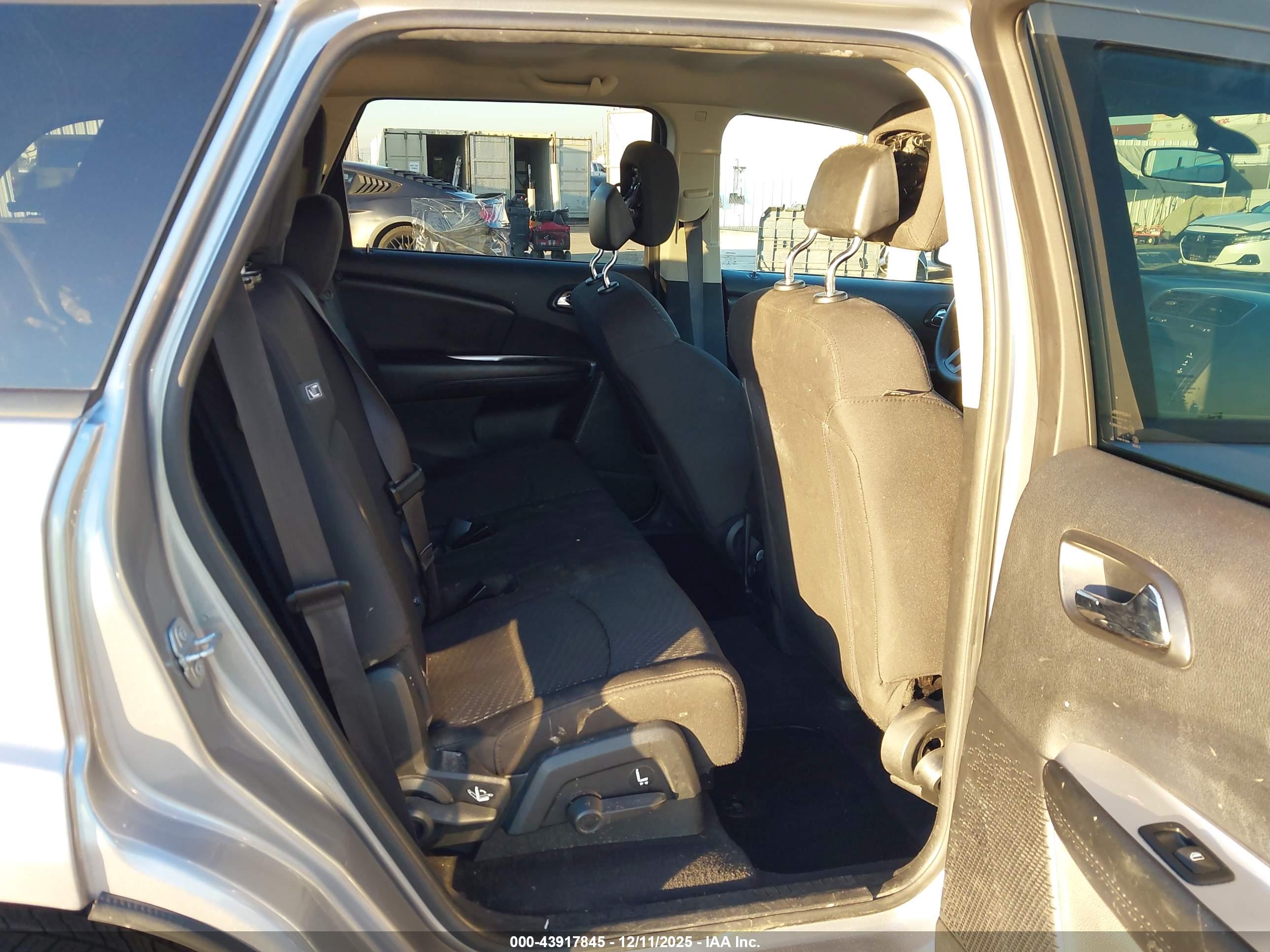 DODGE JOURNEY image 8
