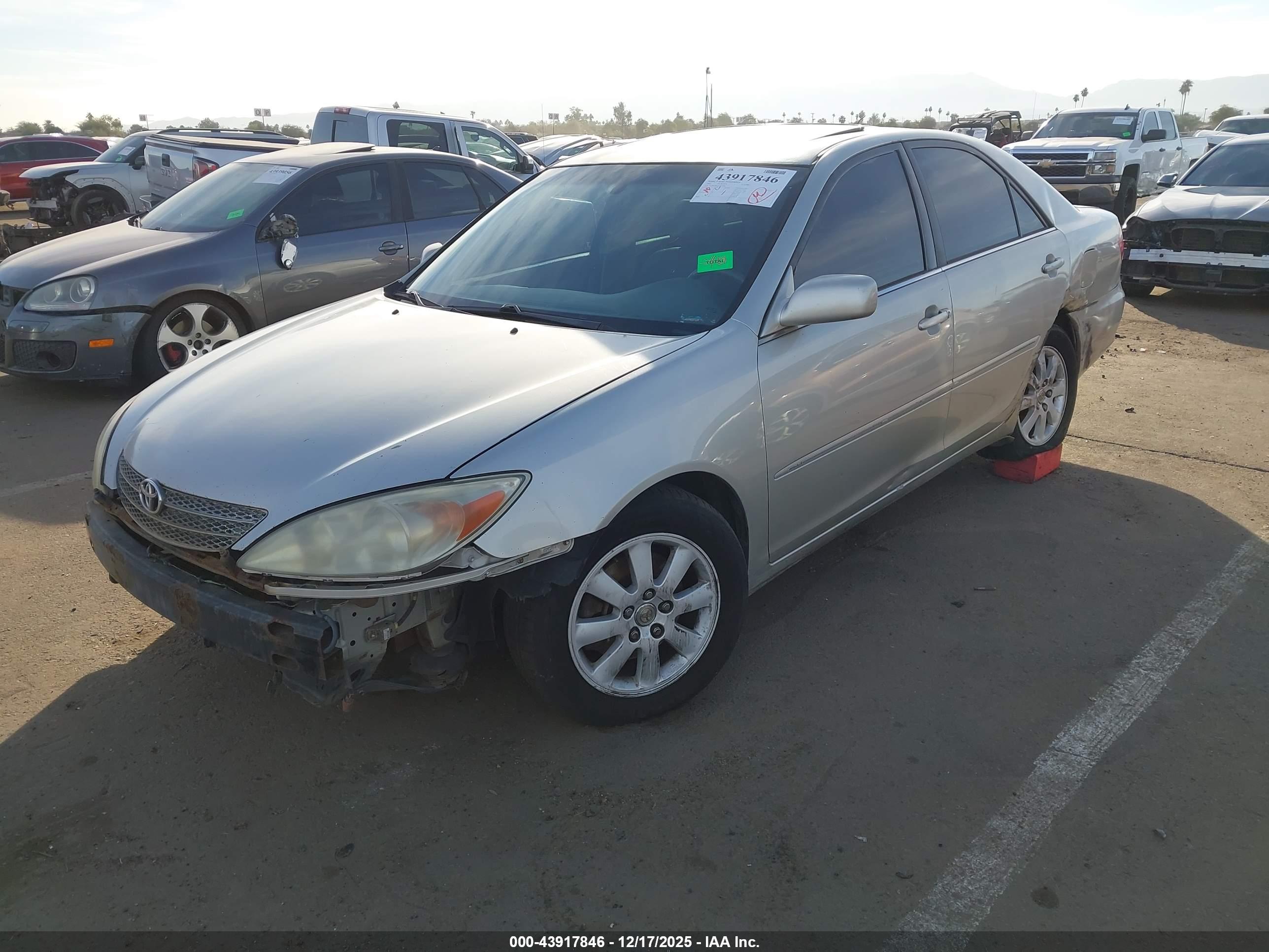 TOYOTA CAMRY image 2