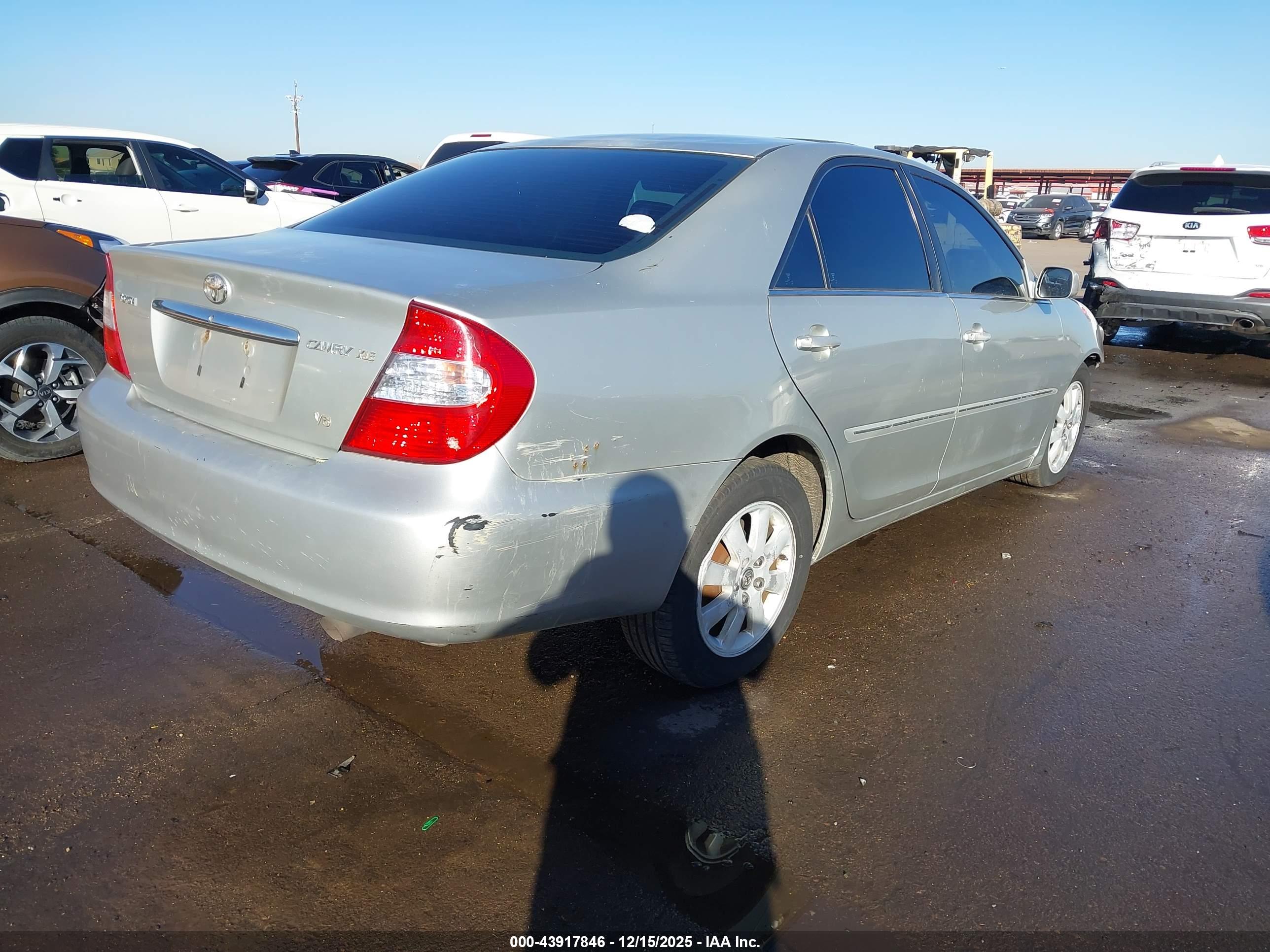 TOYOTA CAMRY image 4