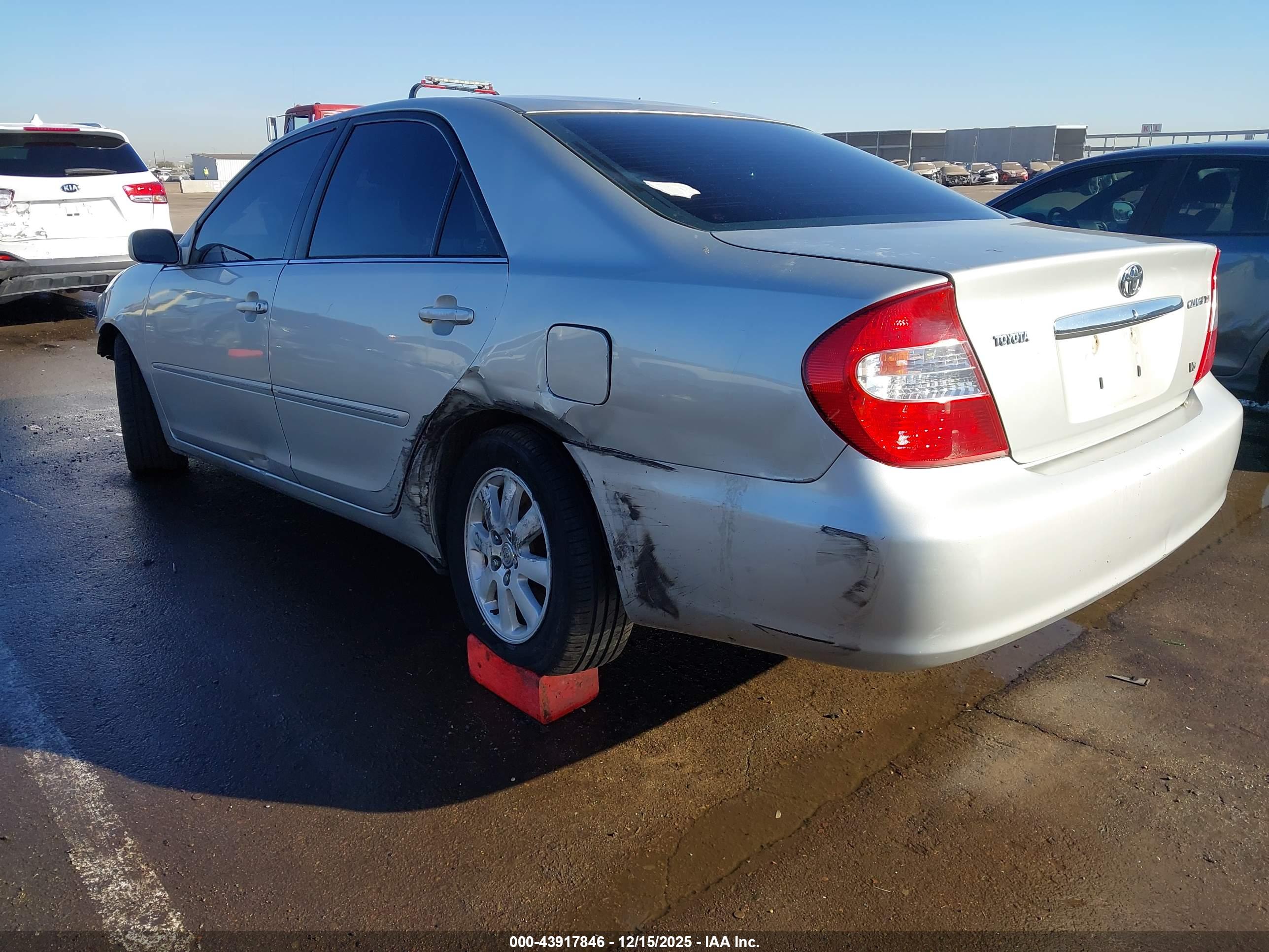 TOYOTA CAMRY image 6