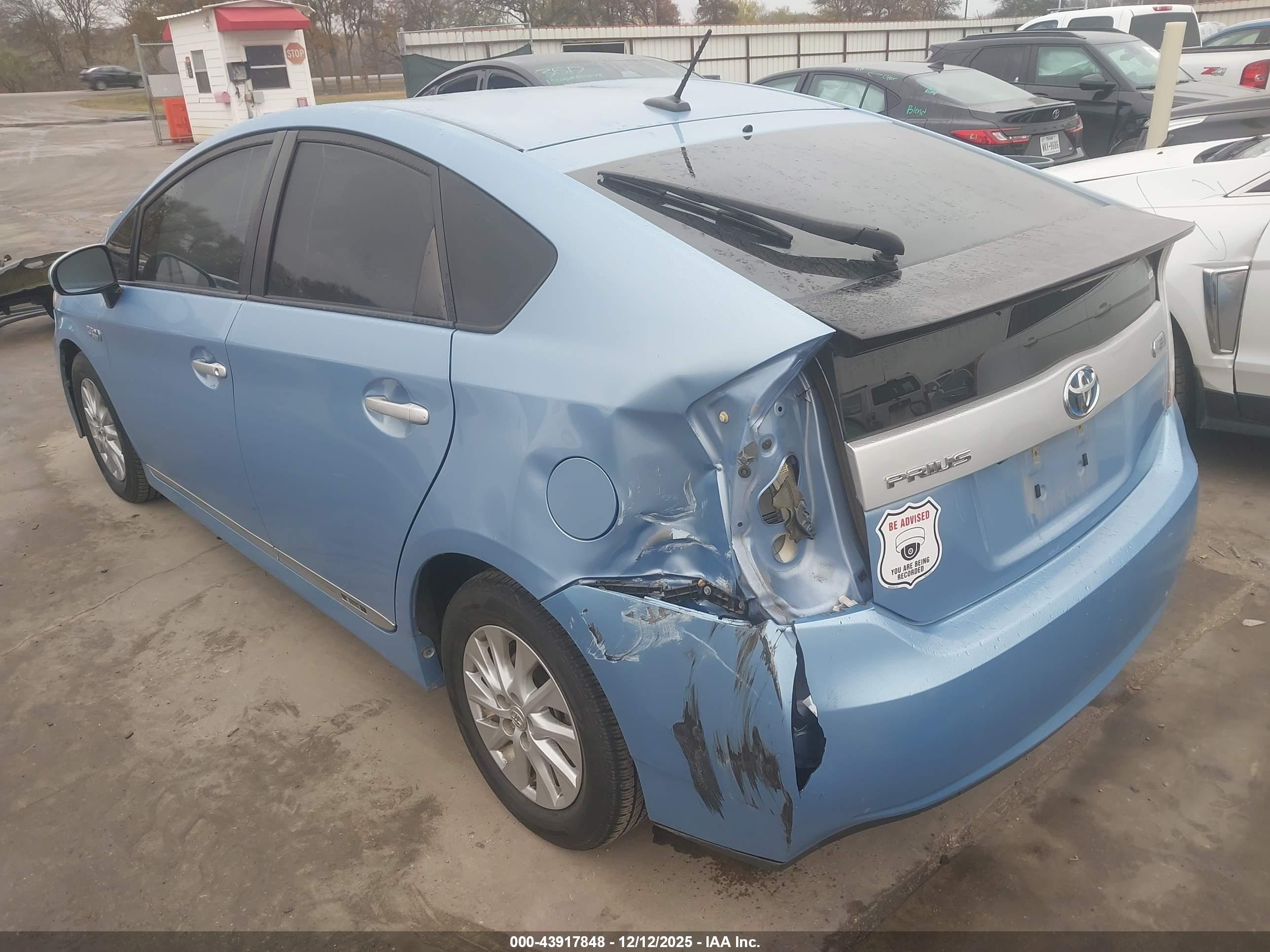 TOYOTA PRIUS image 3