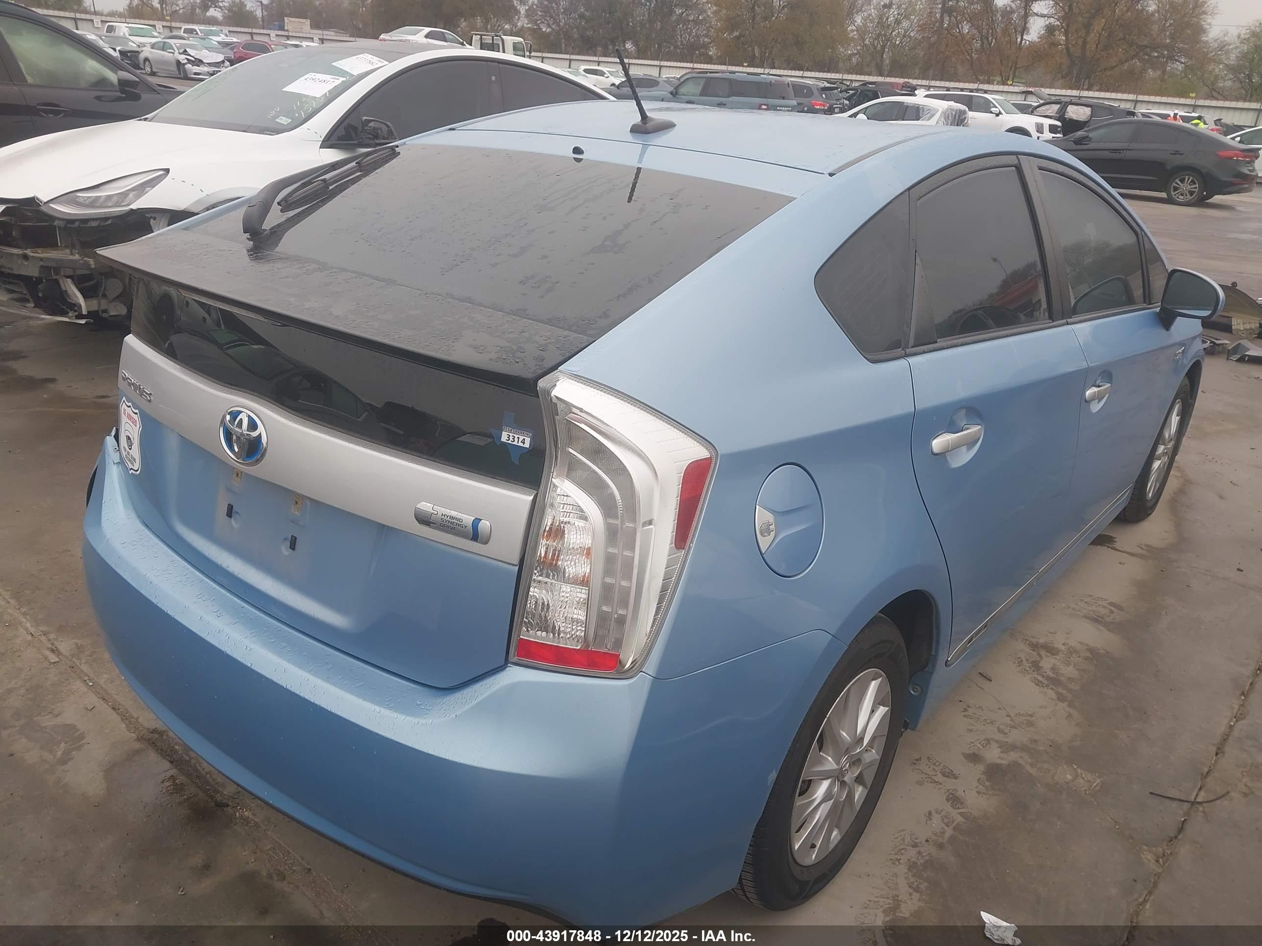 TOYOTA PRIUS image 4
