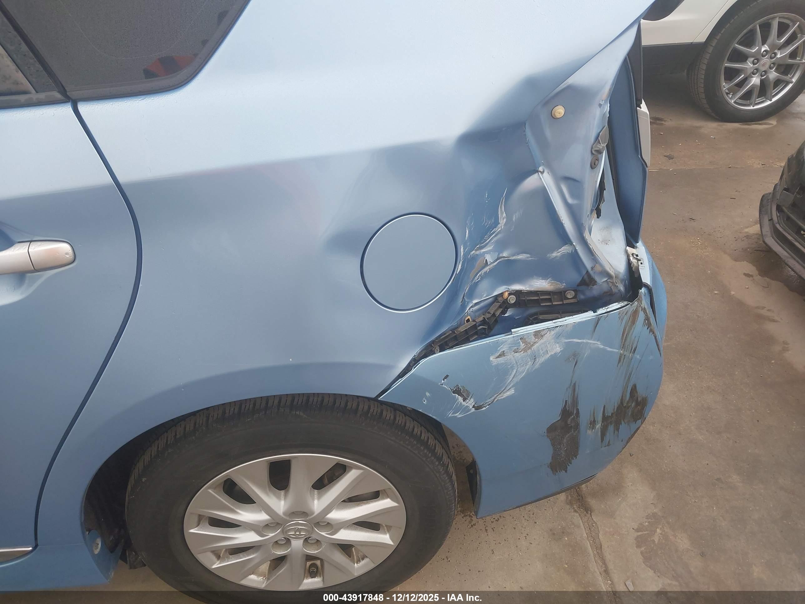 TOYOTA PRIUS image 6