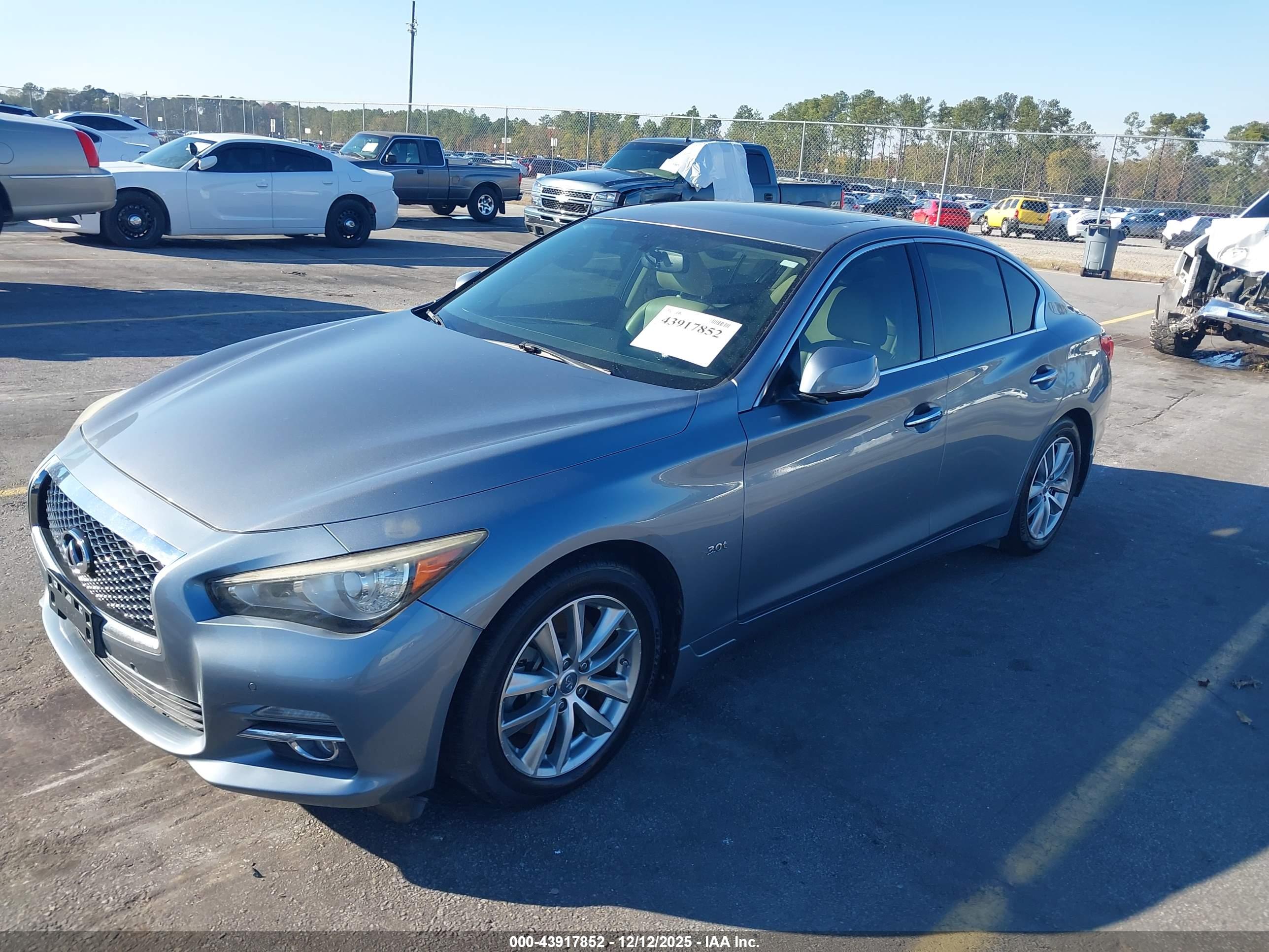 INFINITI Q50 image 2