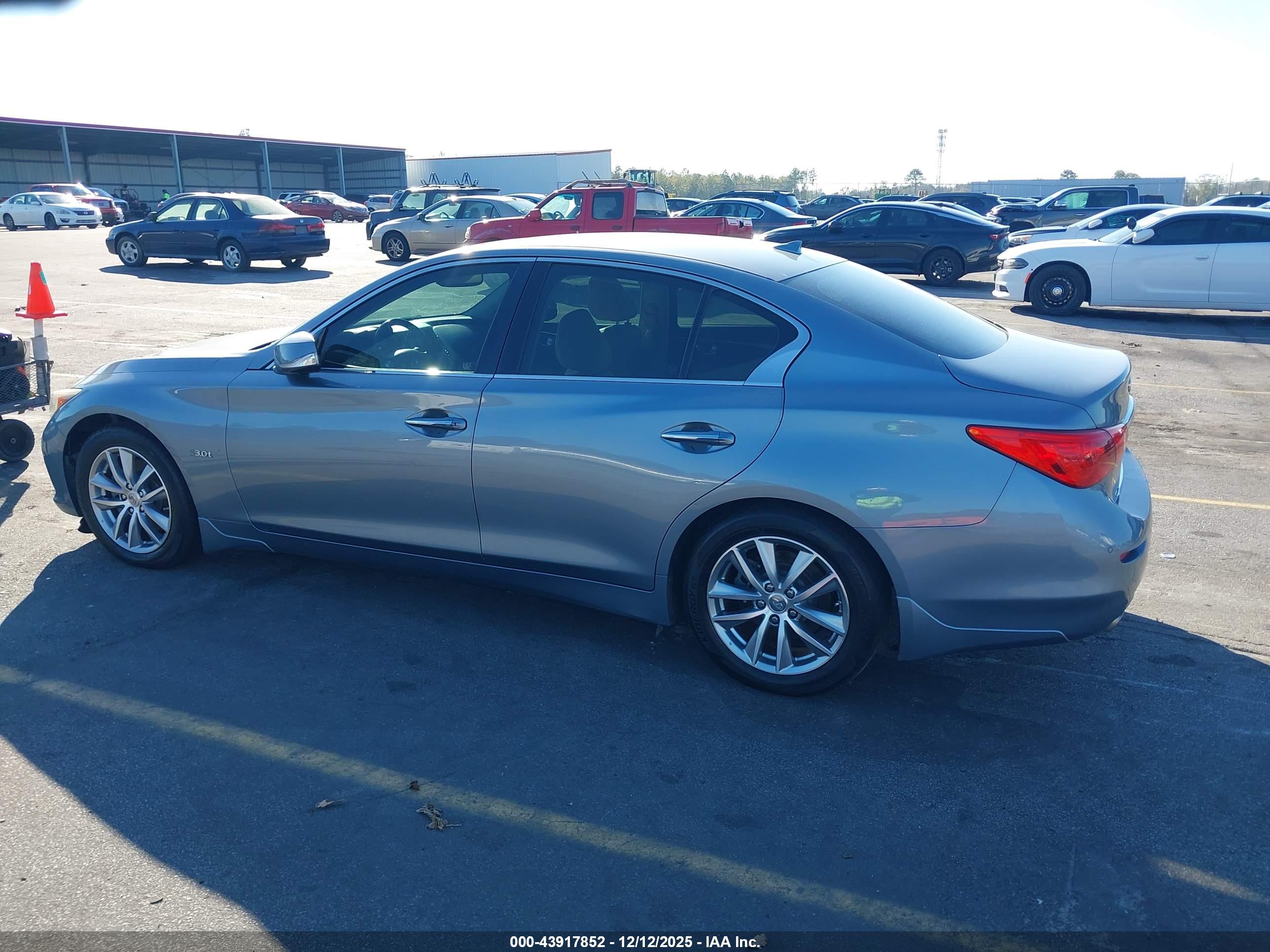 INFINITI Q50 image 3