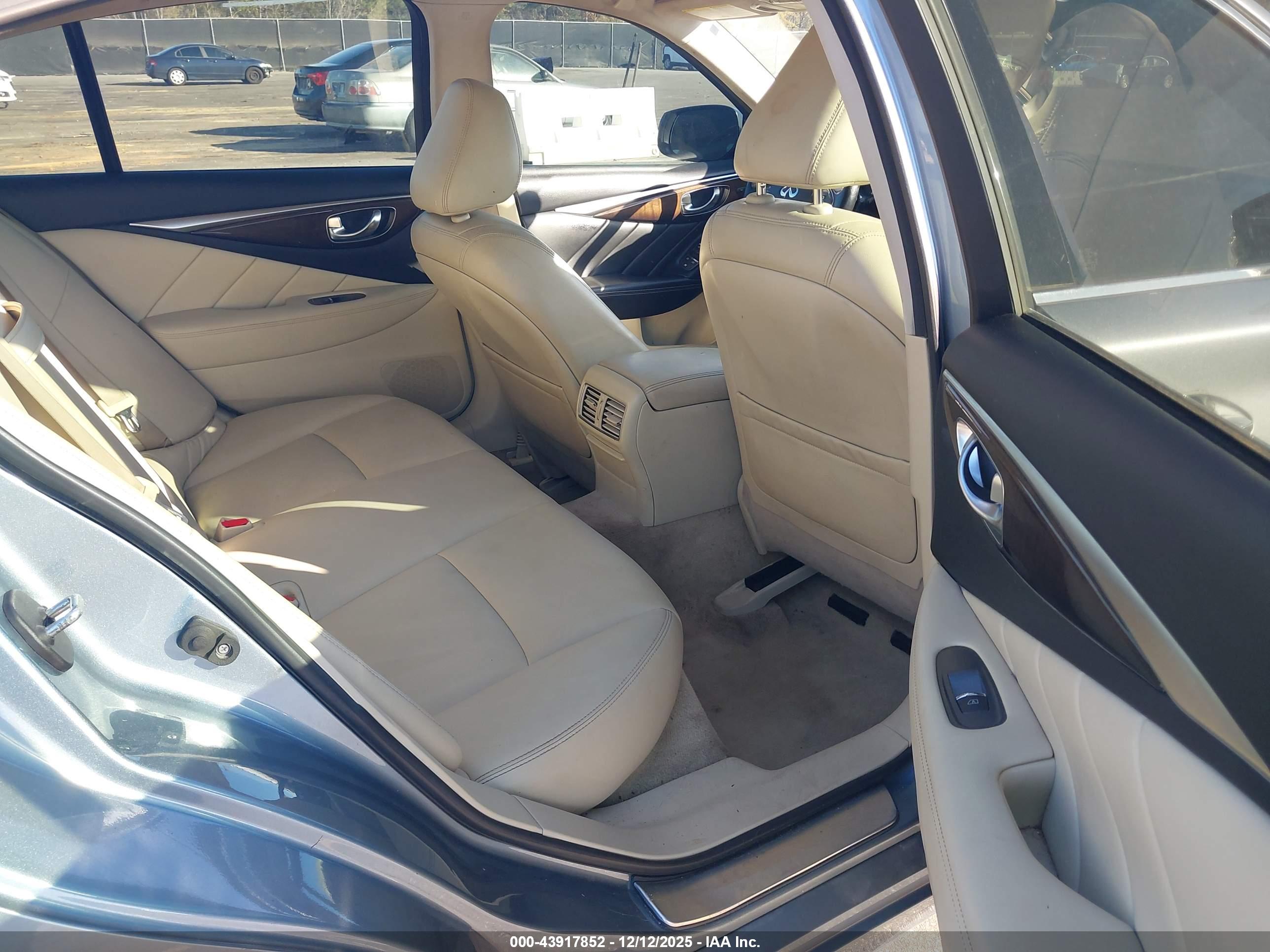 INFINITI Q50 image 8