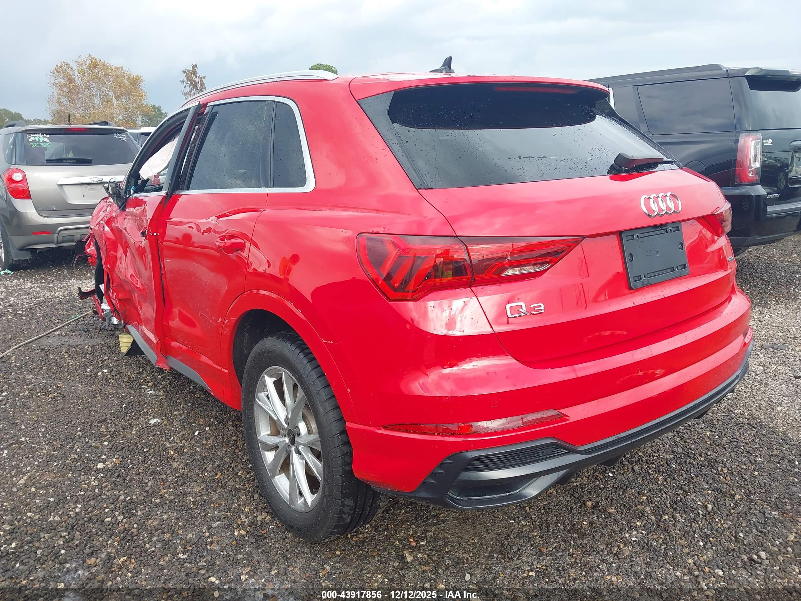 AUDI Q3 image 3