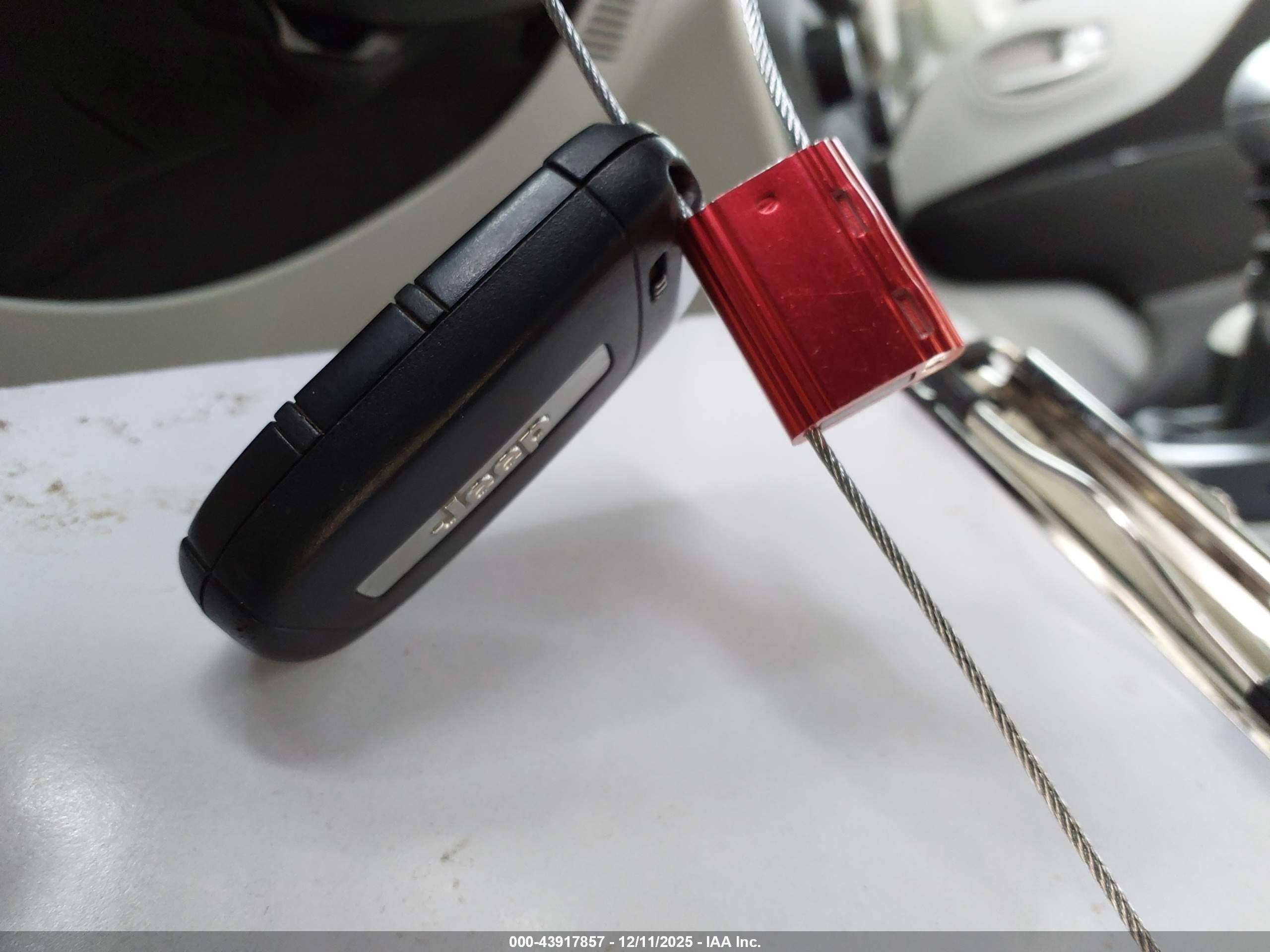 JEEP RENEGADE image 11