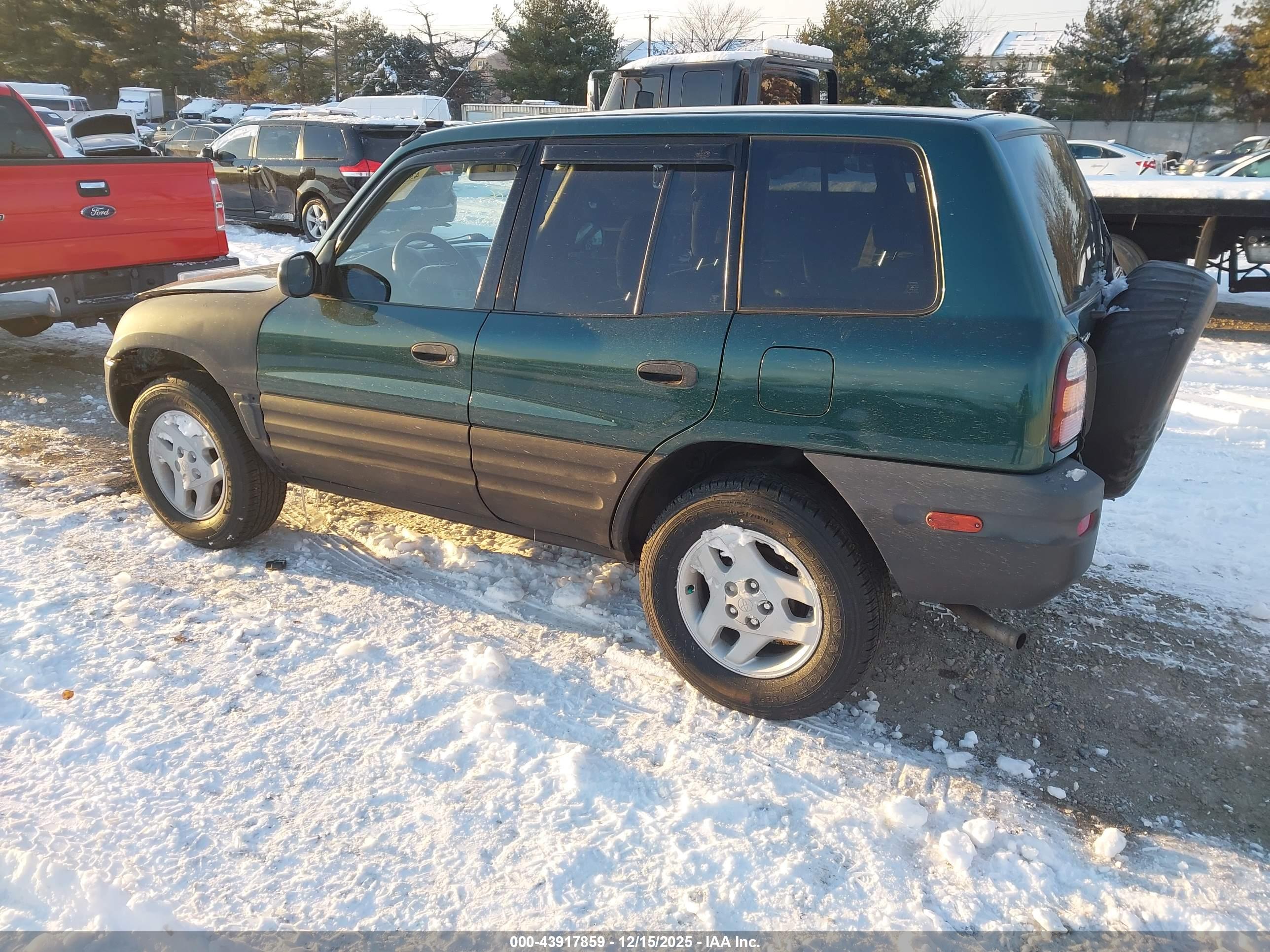 TOYOTA RAV4 image 3