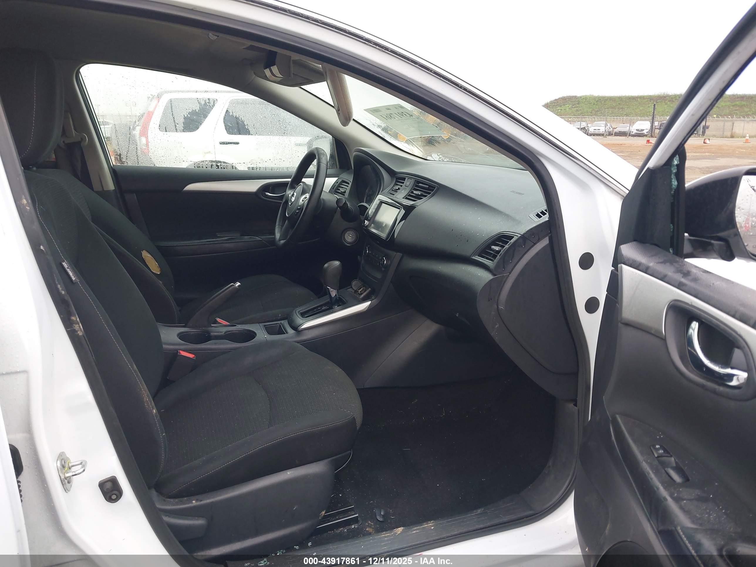 NISSAN SENTRA image 5