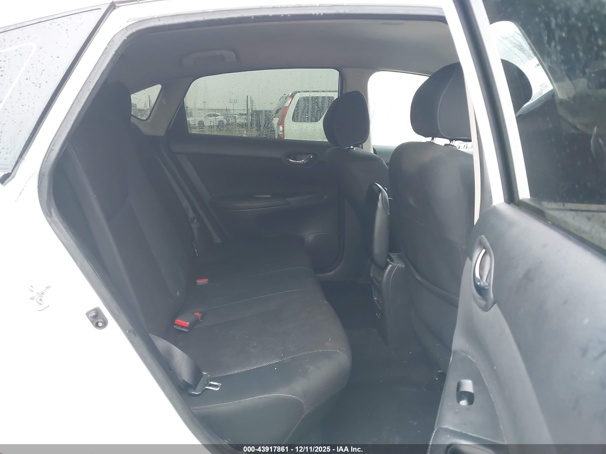 NISSAN SENTRA image 8