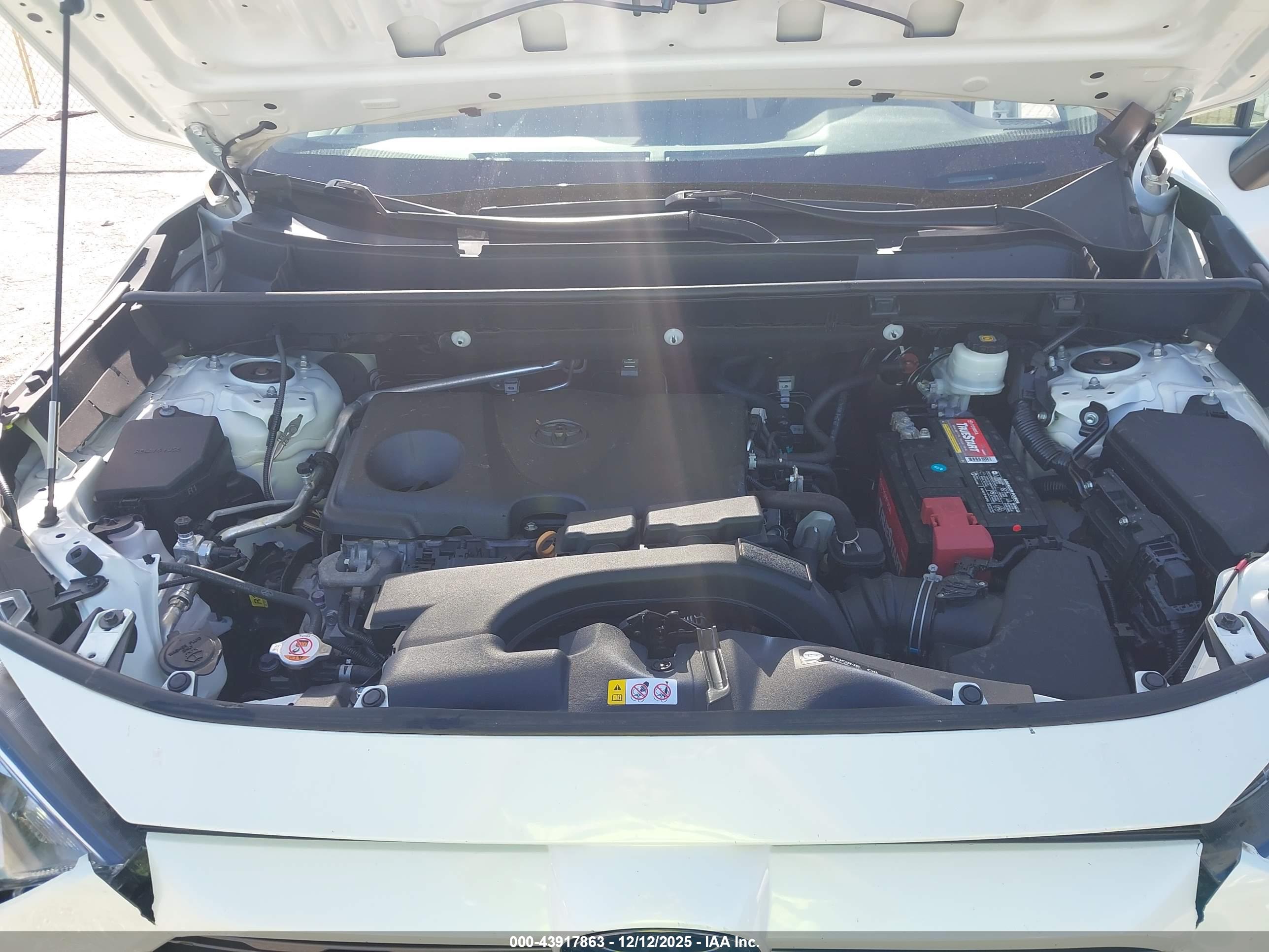 TOYOTA RAV4 image 10