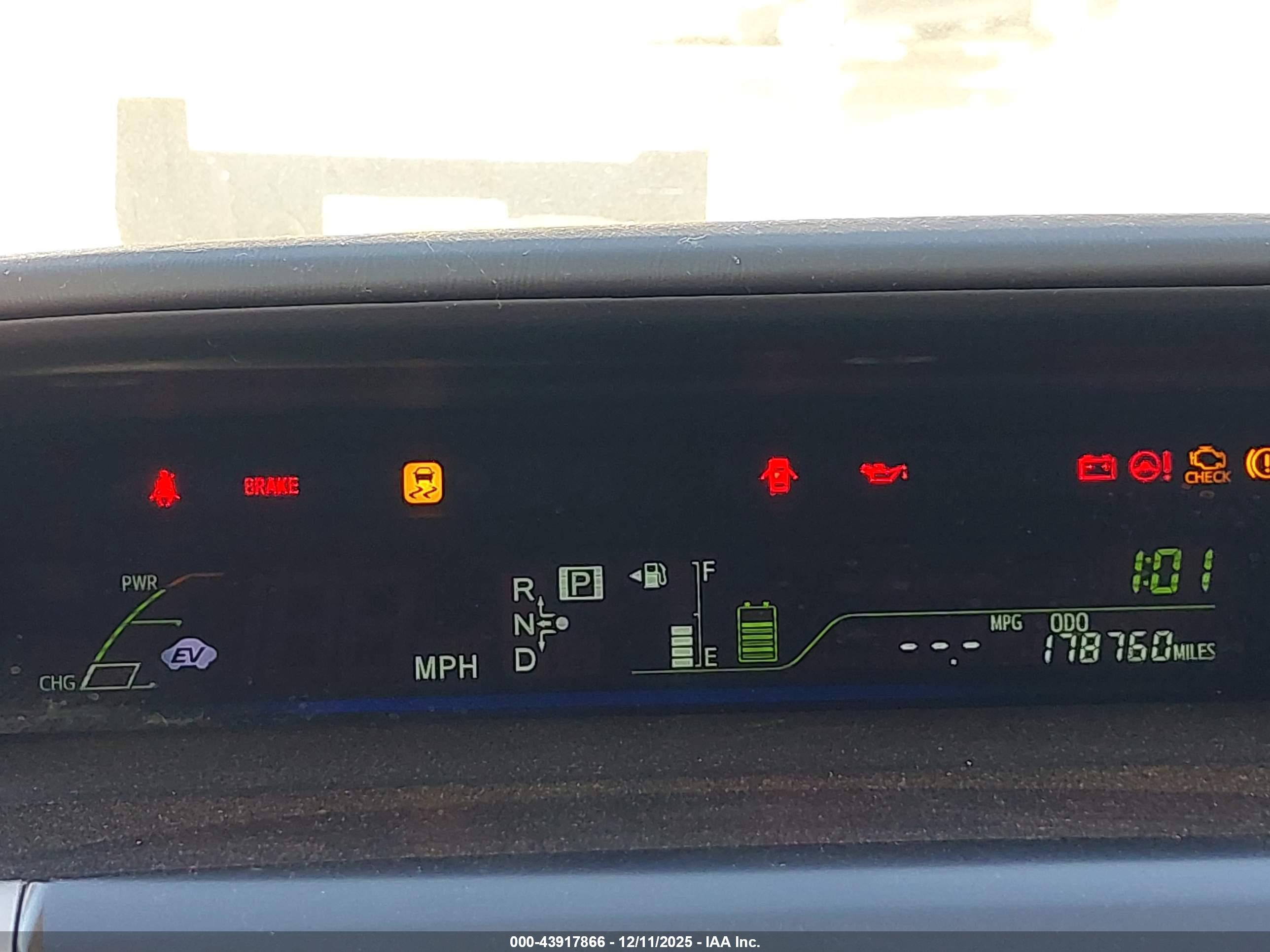 TOYOTA PRIUS image 7