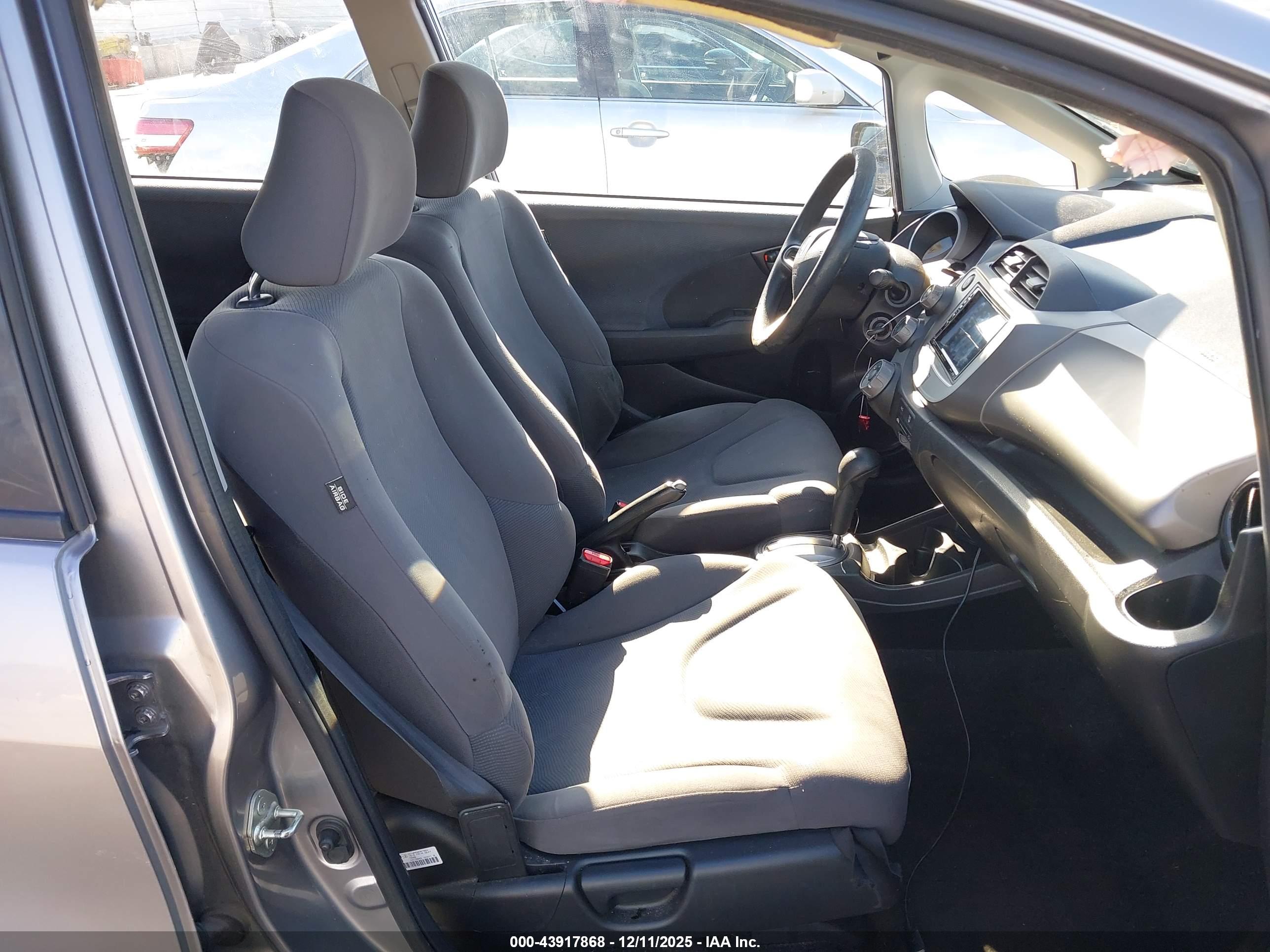 HONDA FIT image 5