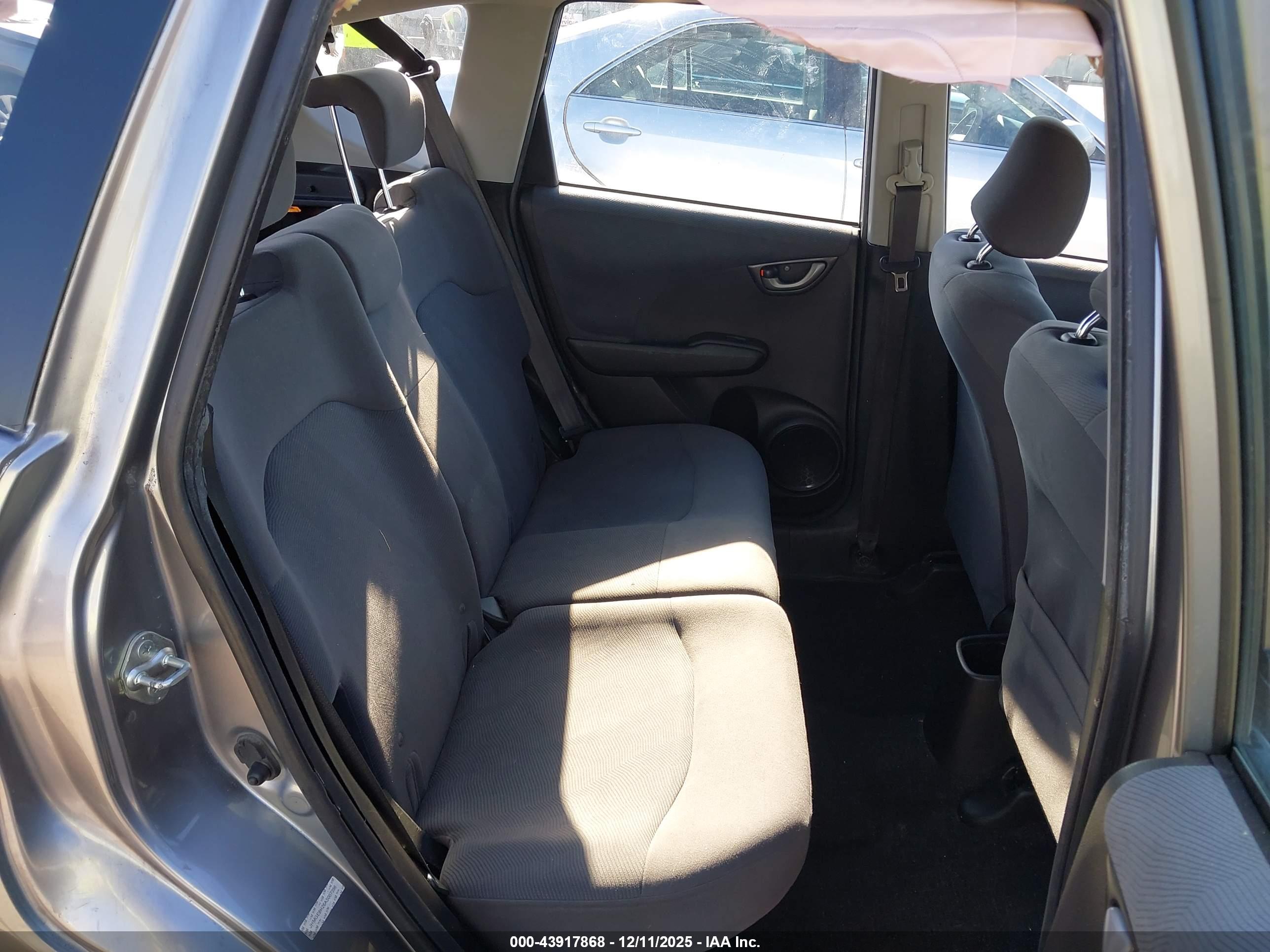 HONDA FIT image 8