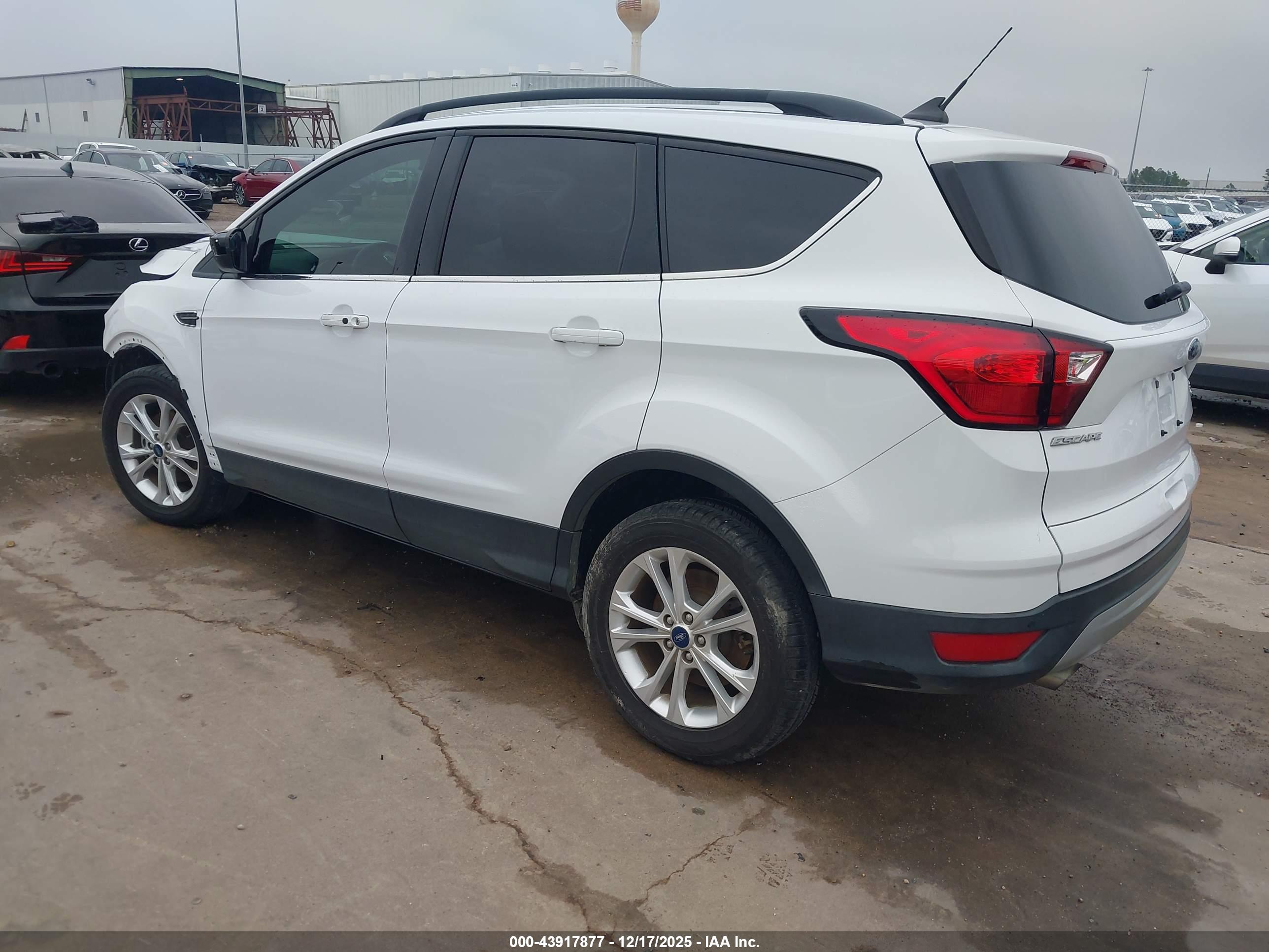 FORD ESCAPE image 3