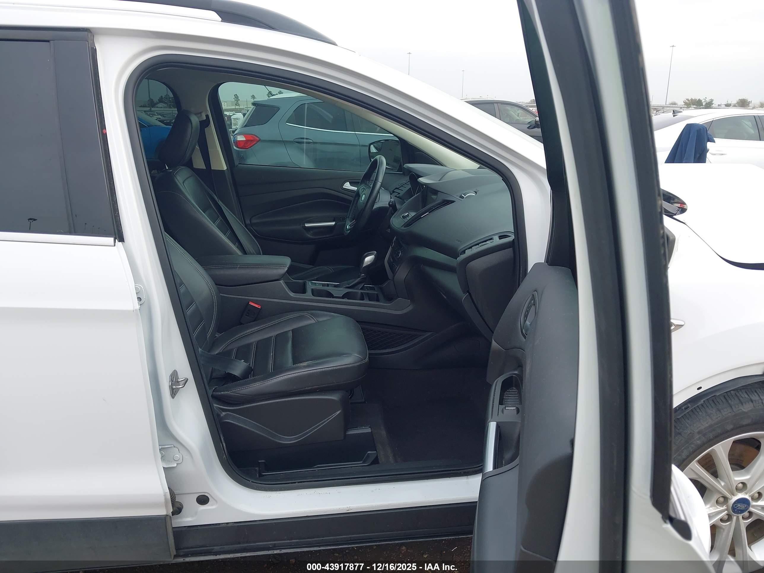 FORD ESCAPE image 5
