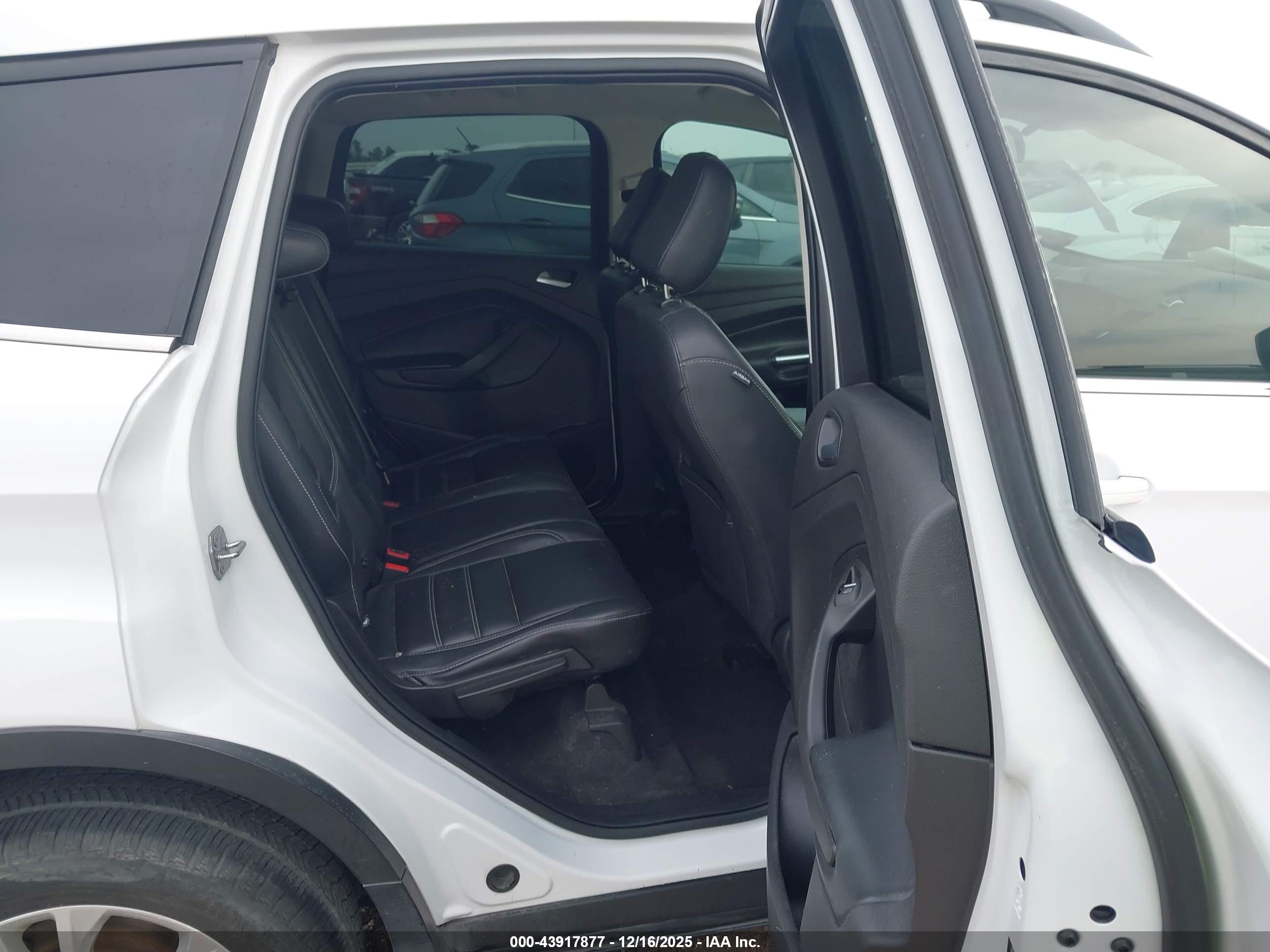 FORD ESCAPE image 8