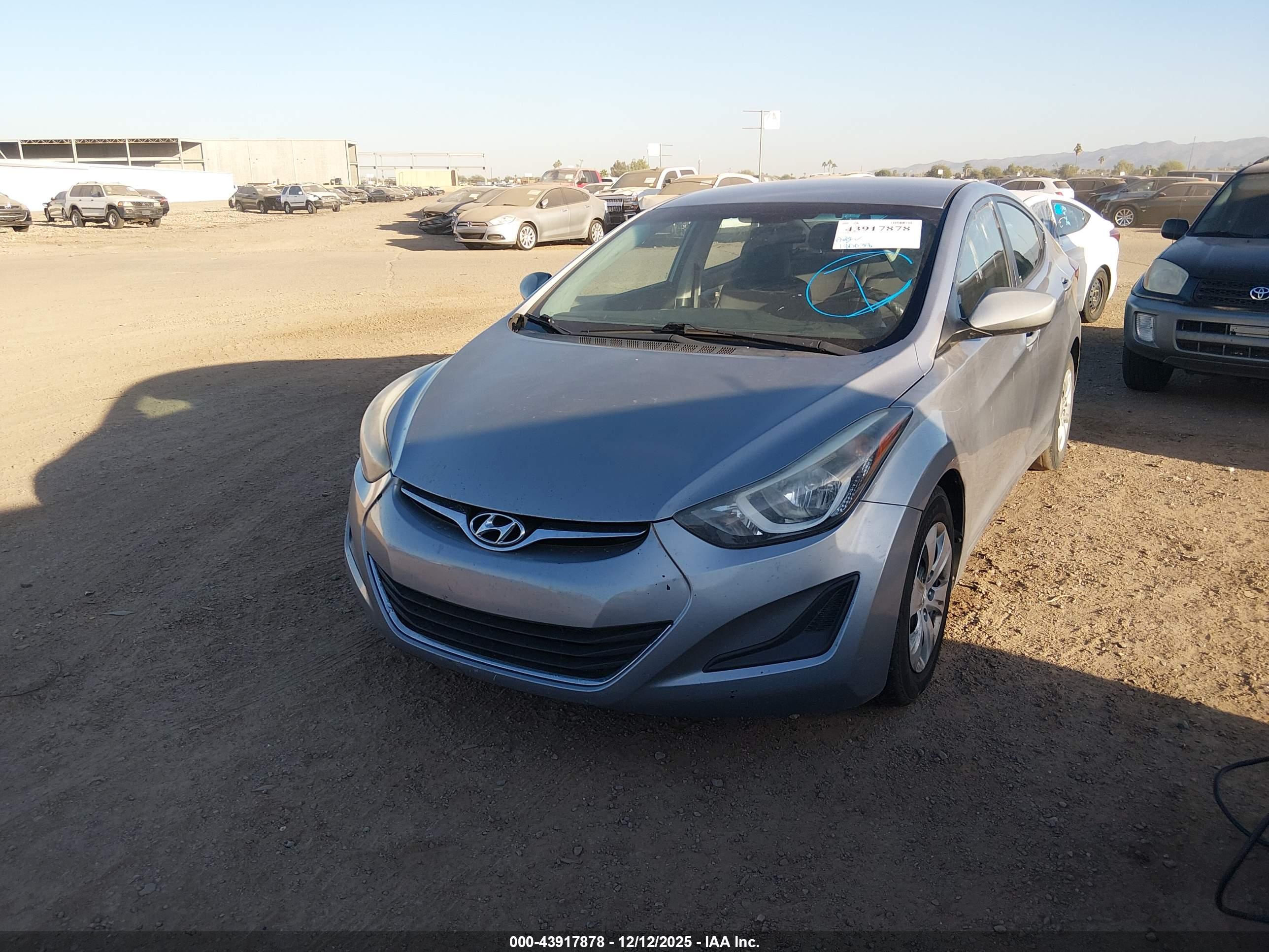 HYUNDAI ELANTRA image 6