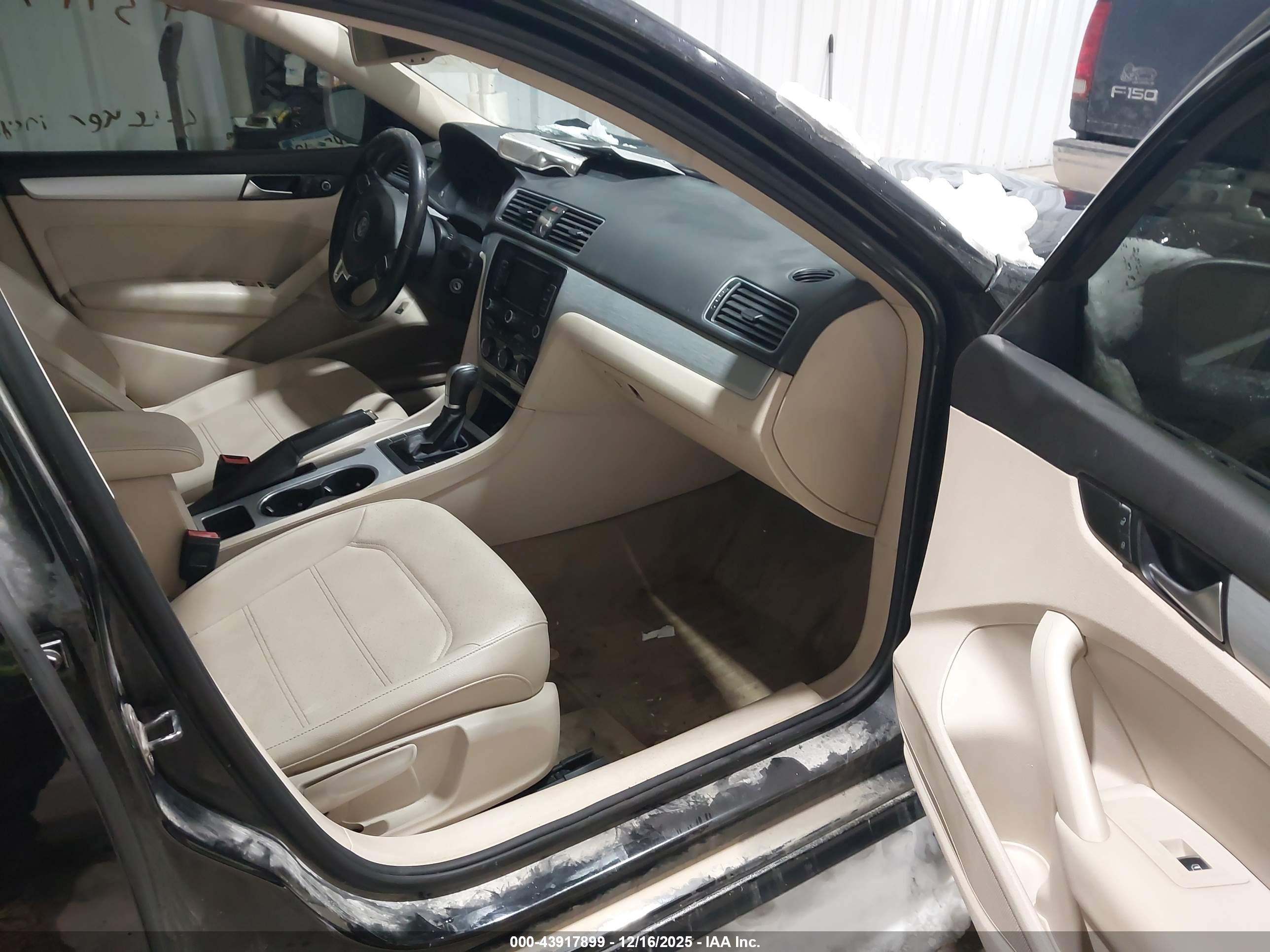 VOLKSWAGEN PASSAT image 5