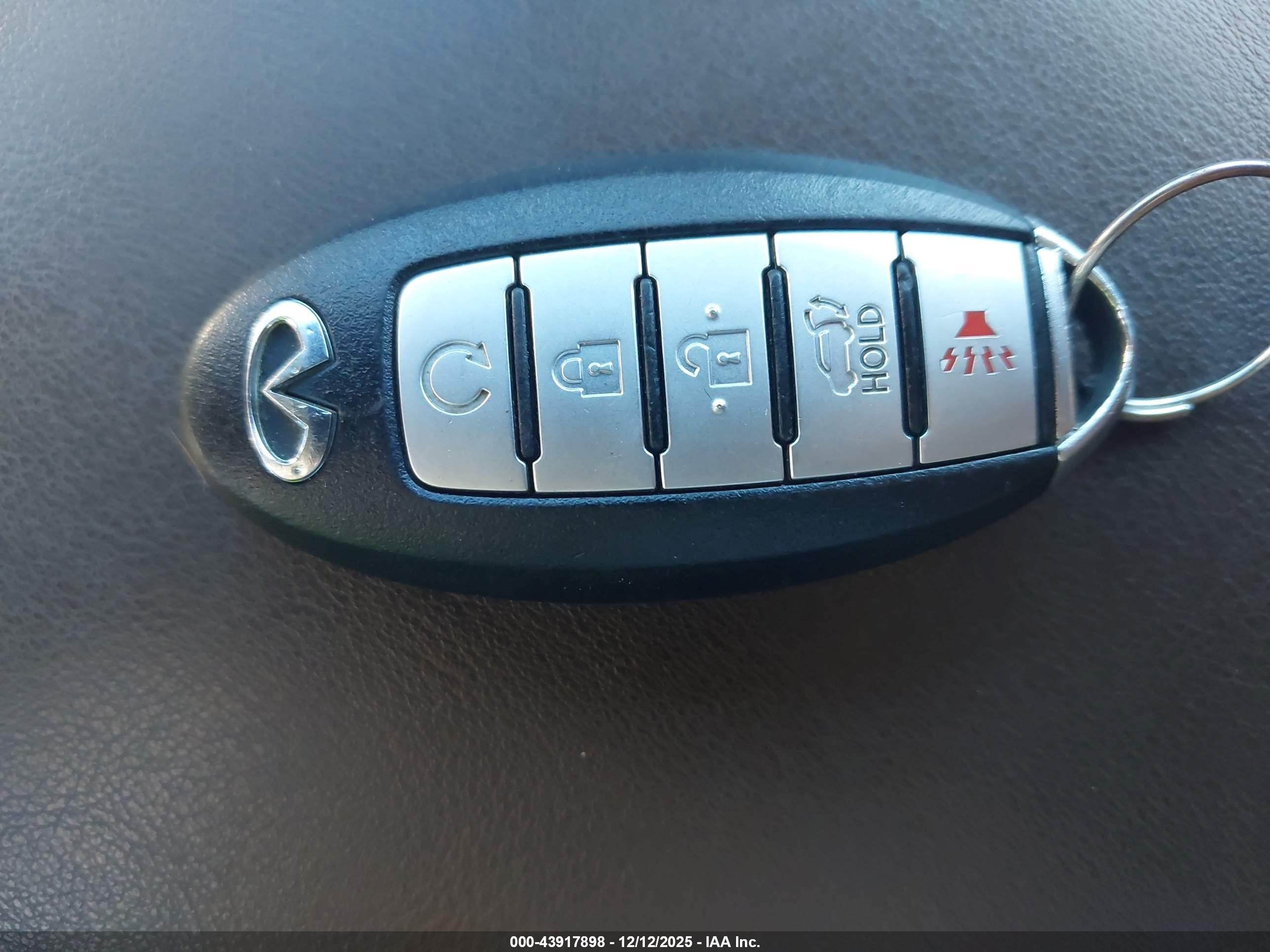 INFINITI JX35 image 11