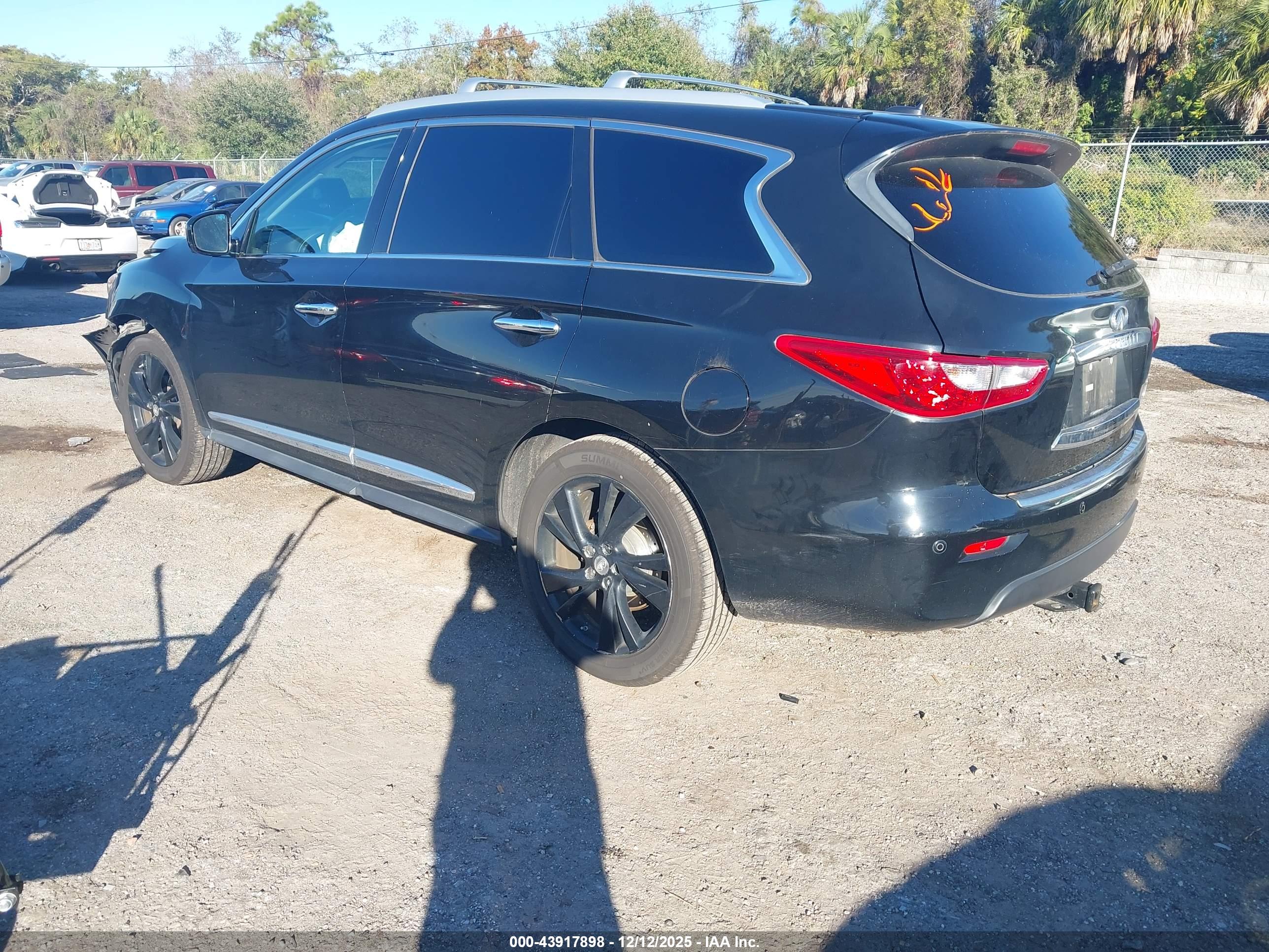 INFINITI JX35 image 3