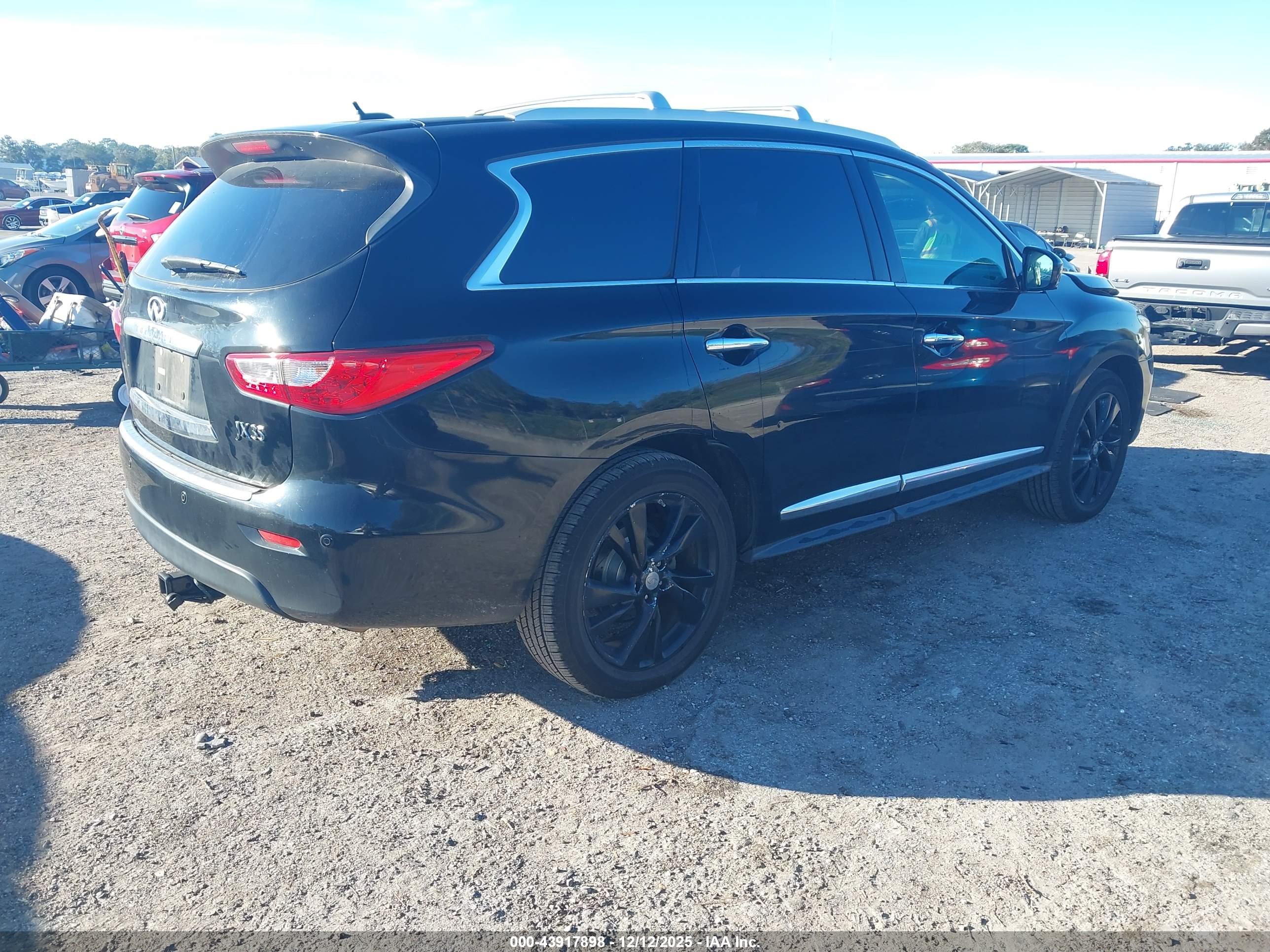 INFINITI JX35 image 4