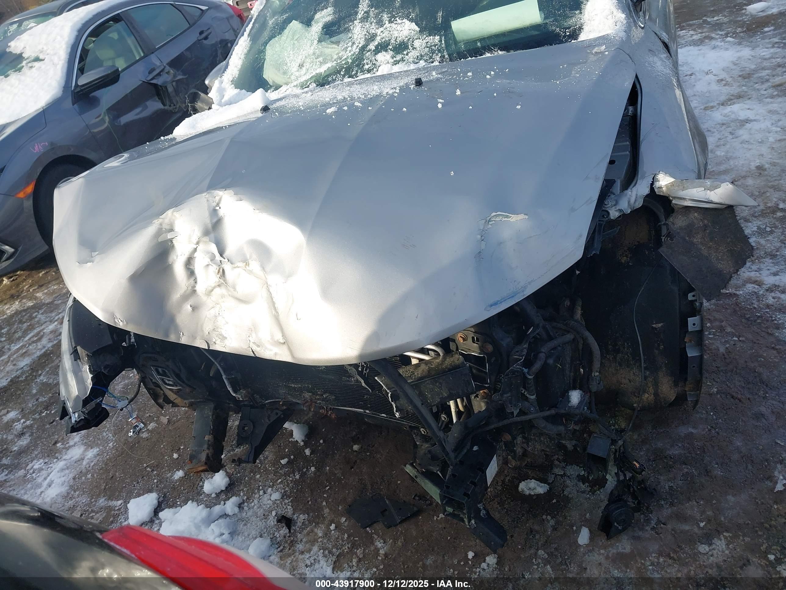 CHRYSLER 200 image 6