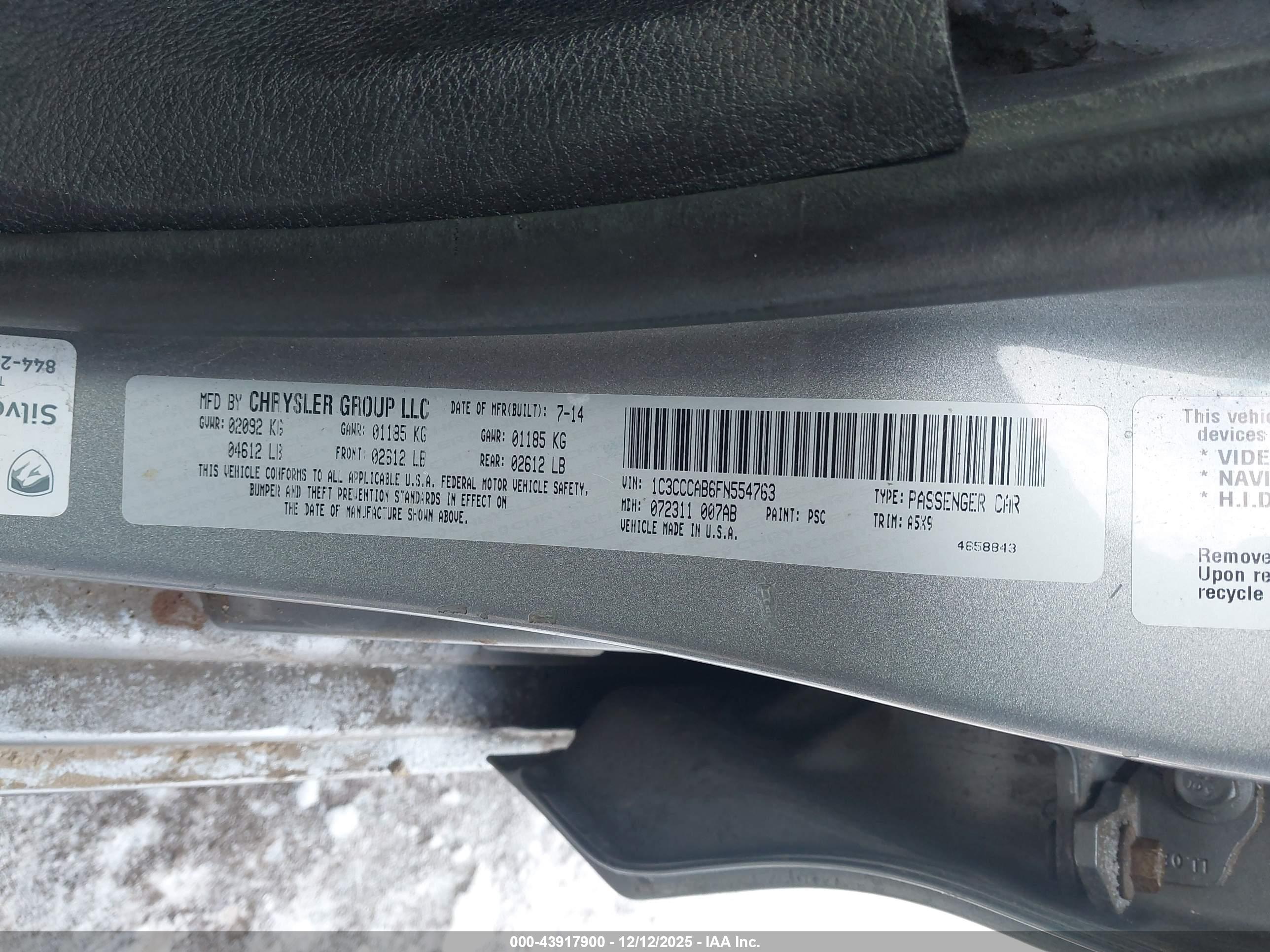 CHRYSLER 200 image 9
