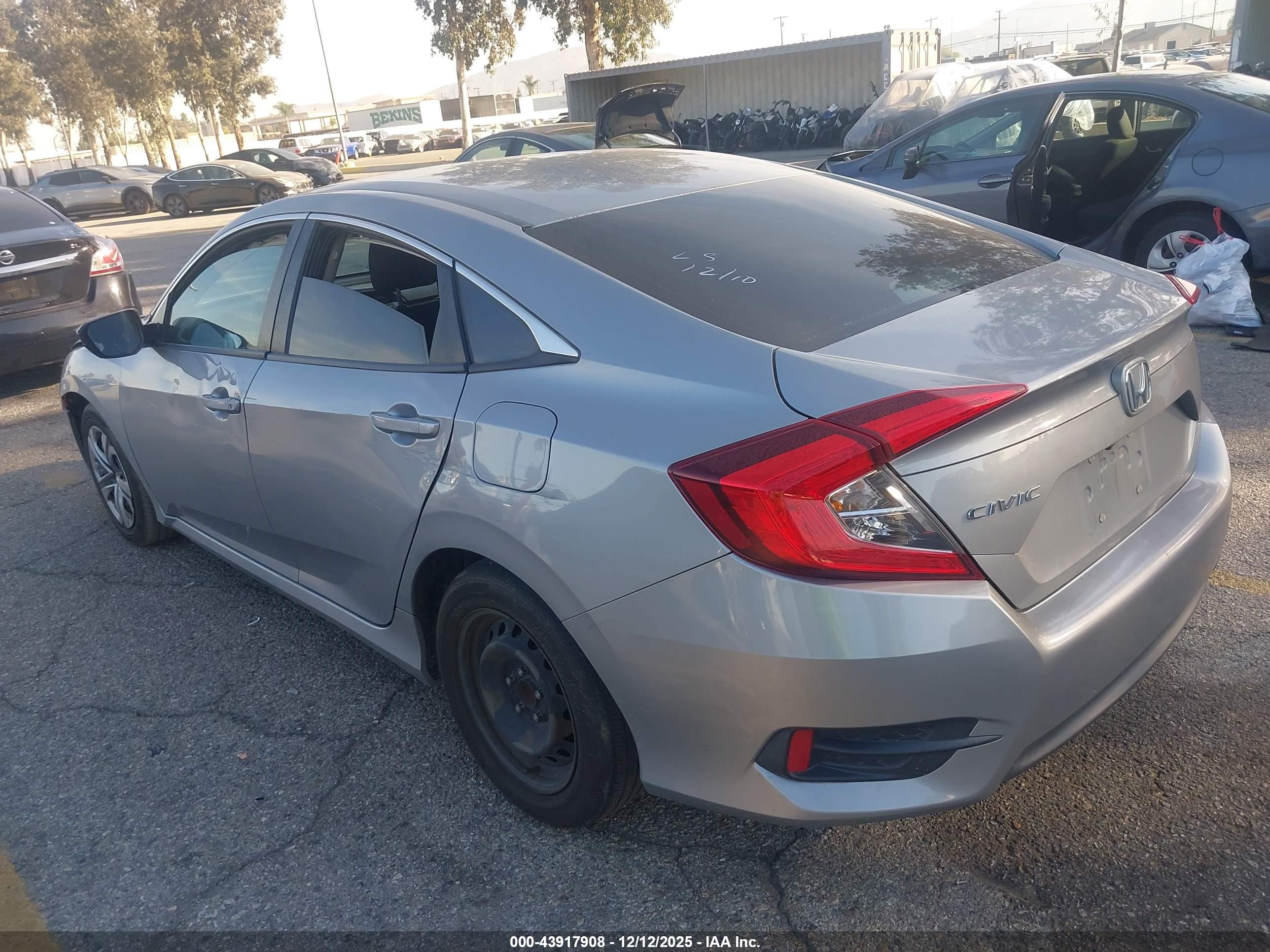 HONDA CIVIC image 3