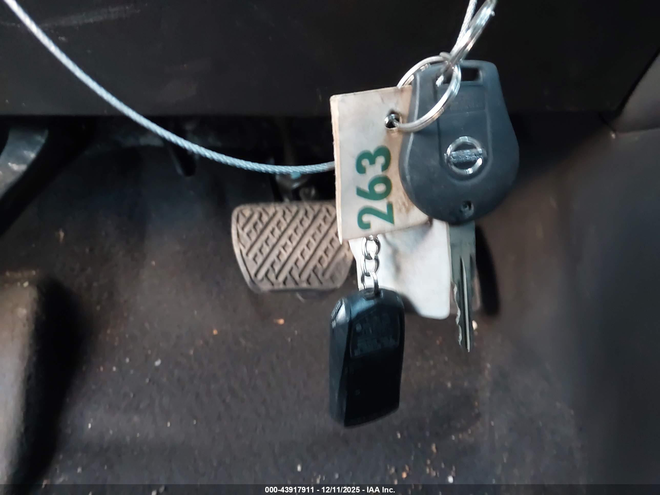 NISSAN ROGUE image 11
