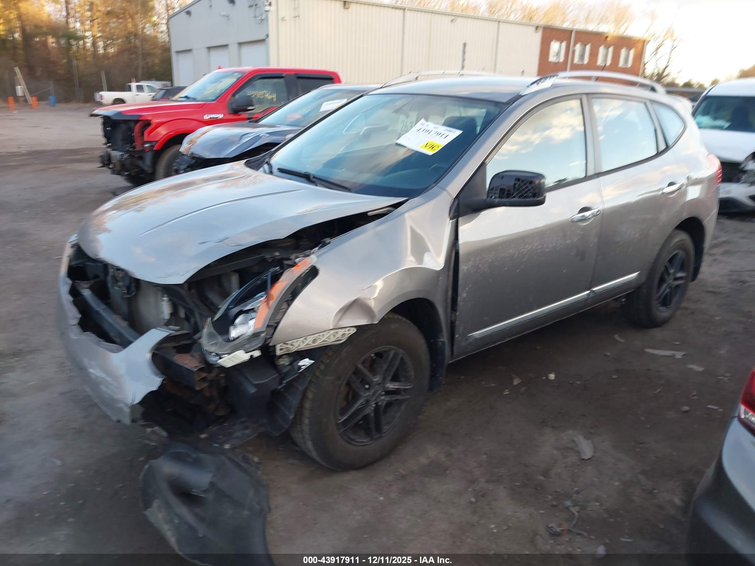 NISSAN ROGUE image 2