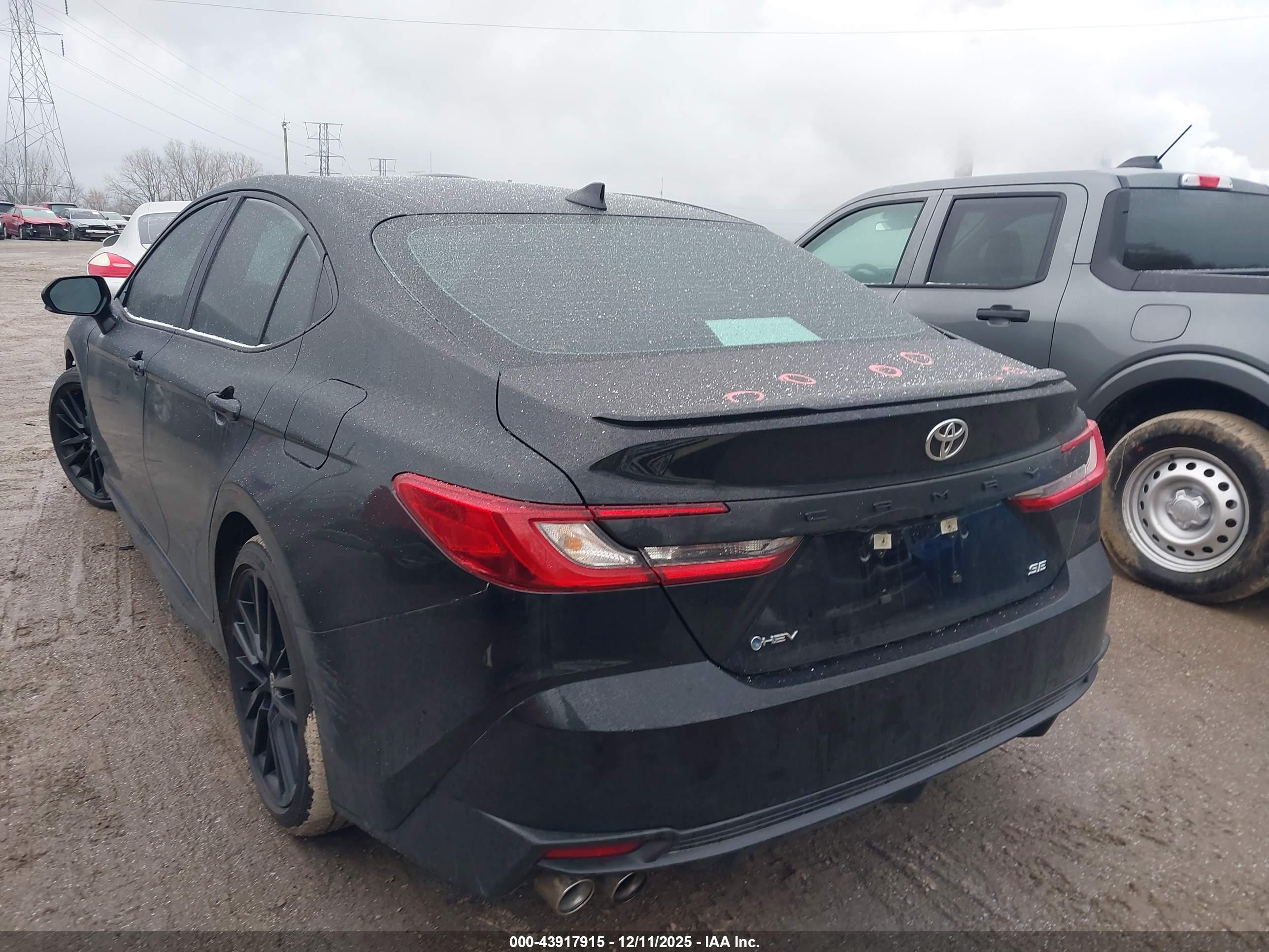 TOYOTA CAMRY image 3