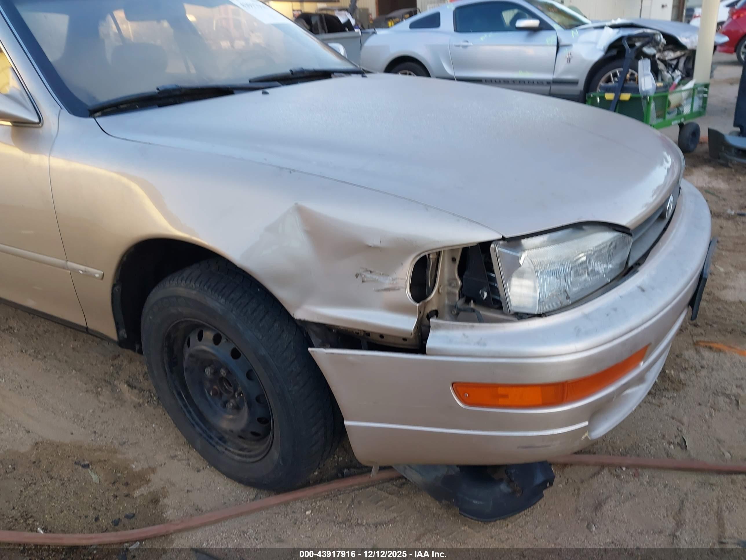 TOYOTA CAMRY image 6