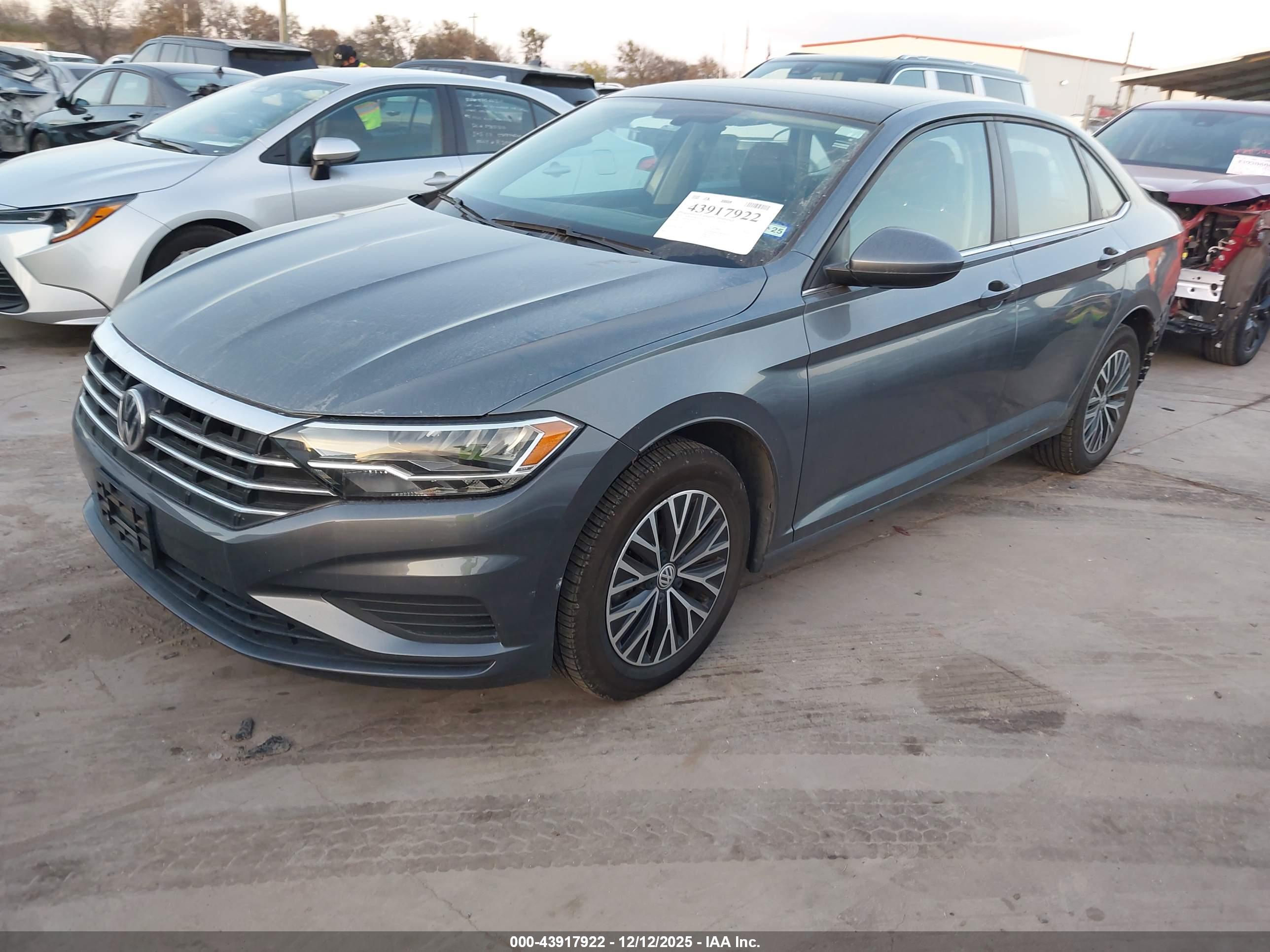 VOLKSWAGEN JETTA image 2