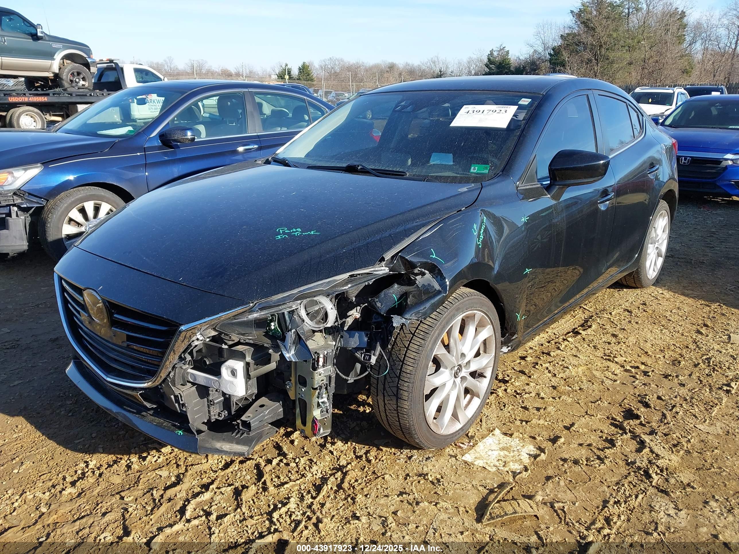 MAZDA MAZDA3 image 2