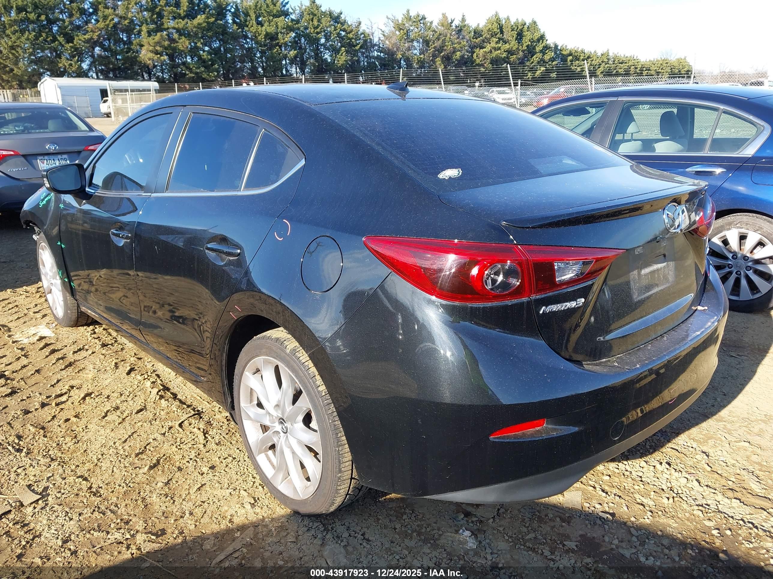 MAZDA MAZDA3 image 3