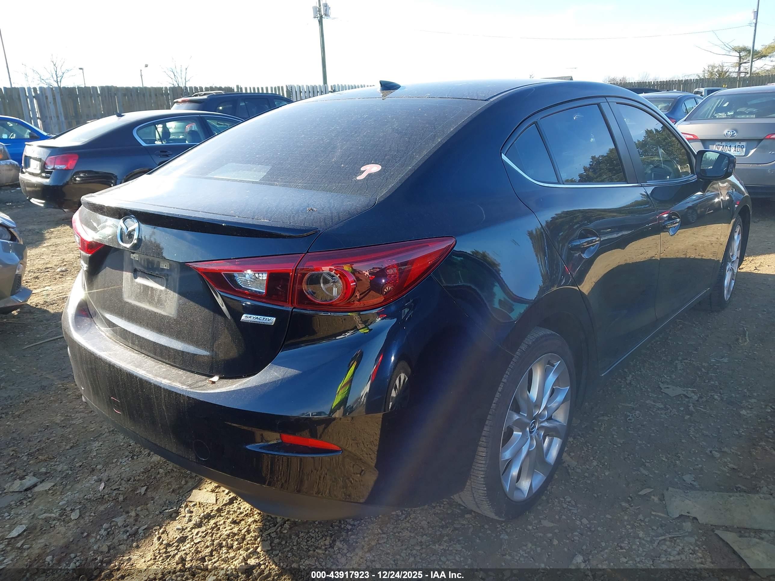 MAZDA MAZDA3 image 4