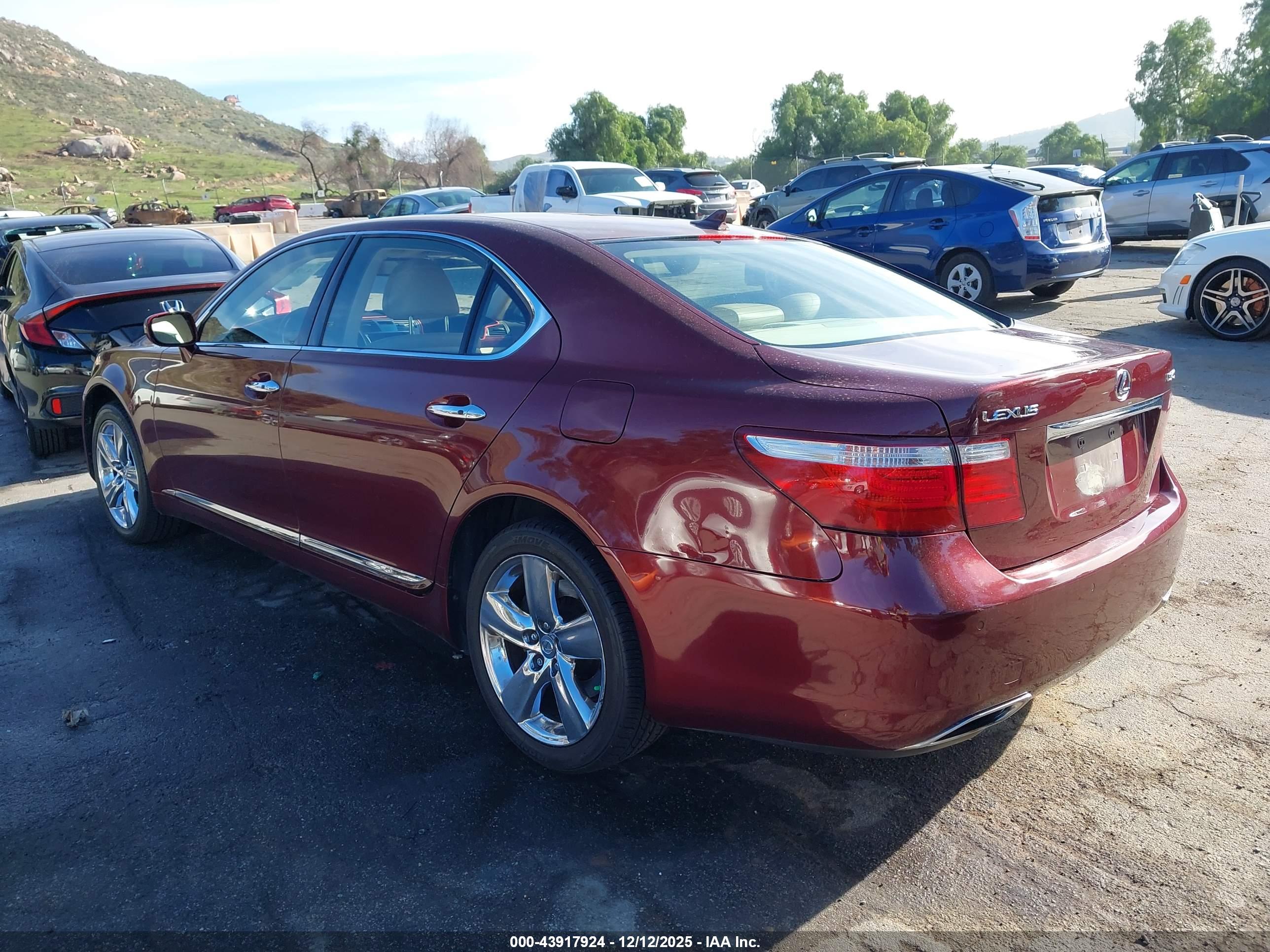 LEXUS LS image 3