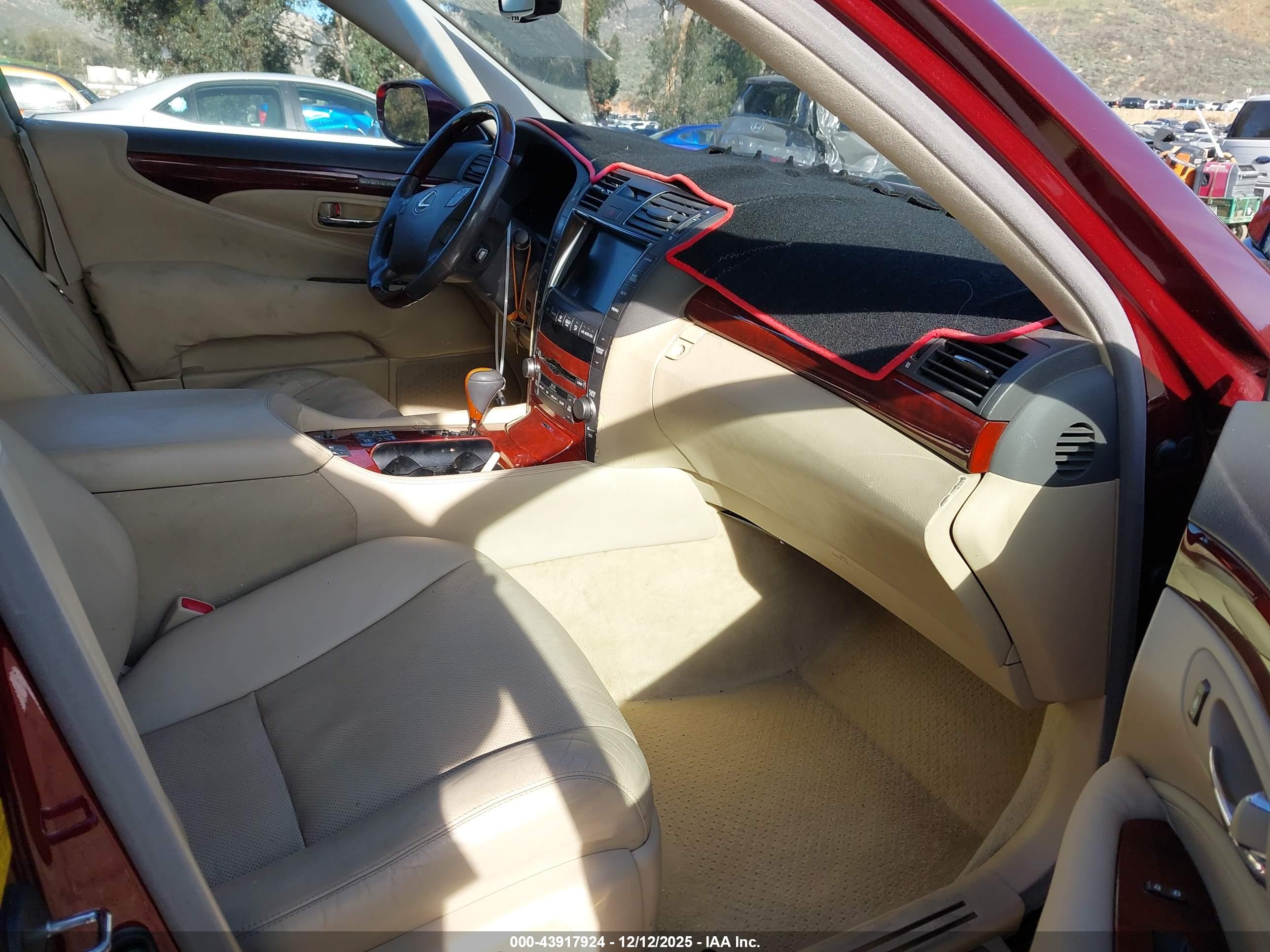 LEXUS LS image 5