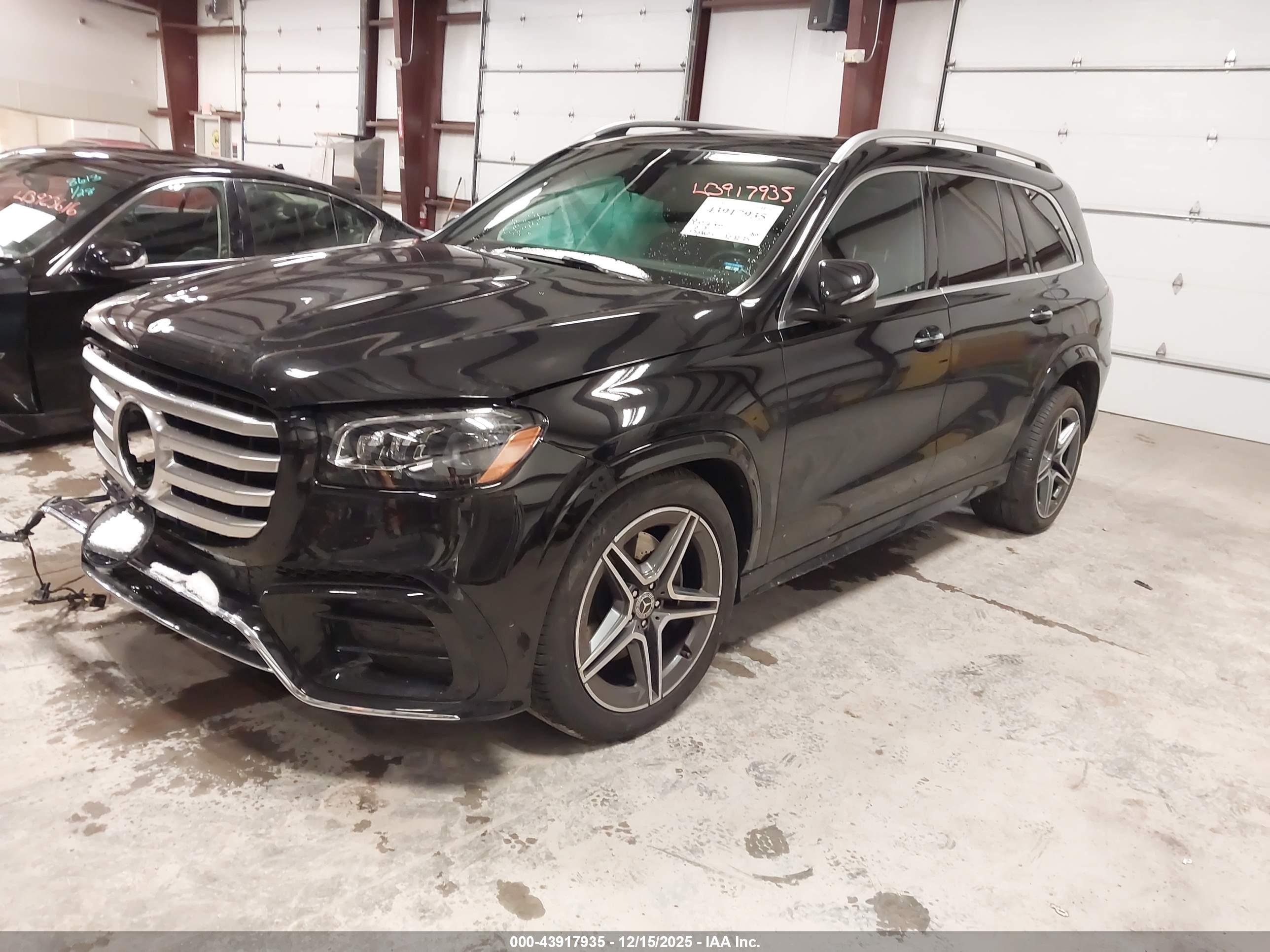 MERCEDES-BENZ GLS image 2